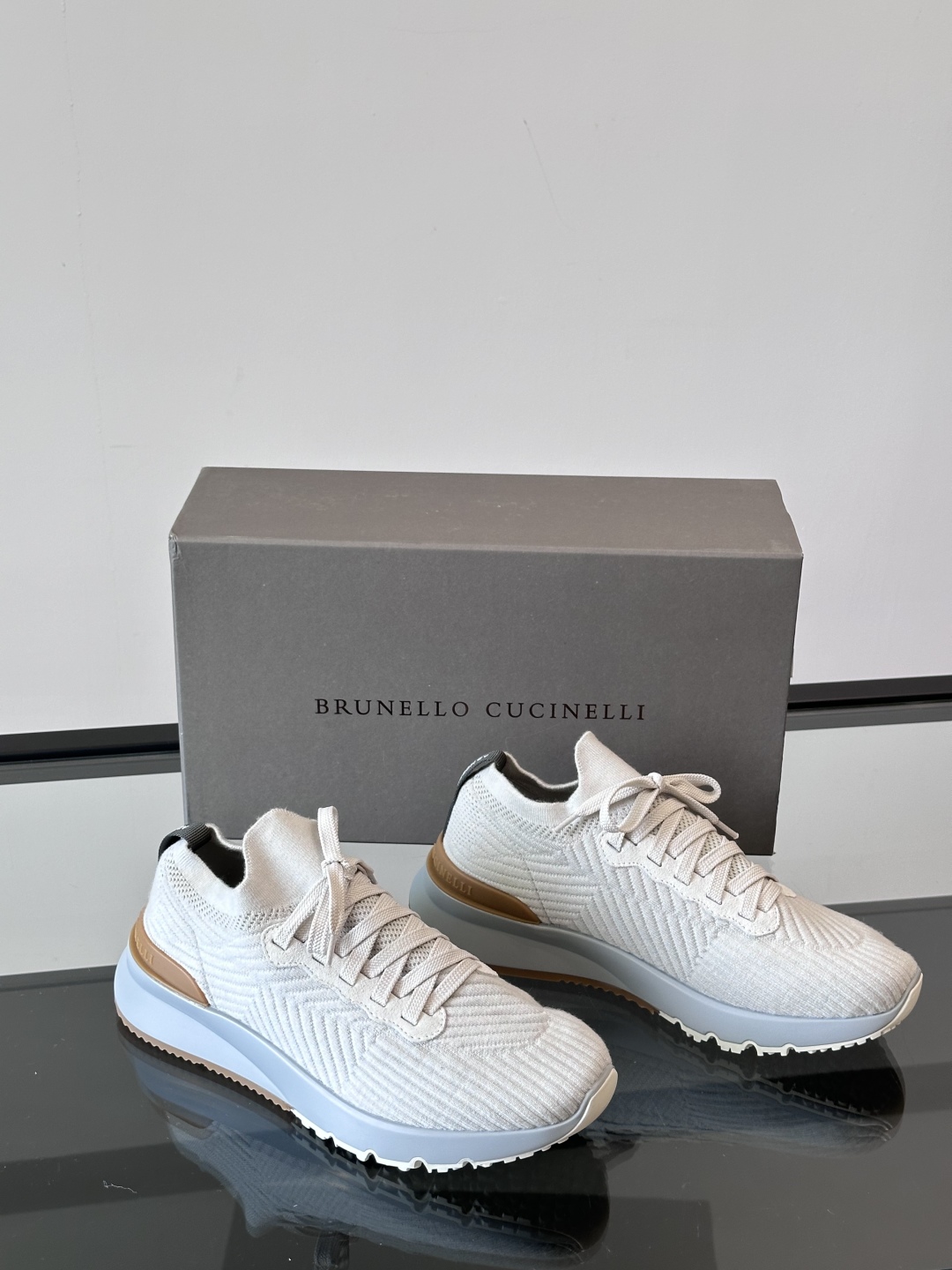 Brunello Cucinelli 新款拼色运动板男鞋 此款运动鞋面料采用进口飞织，春夏穿着舒适透气，