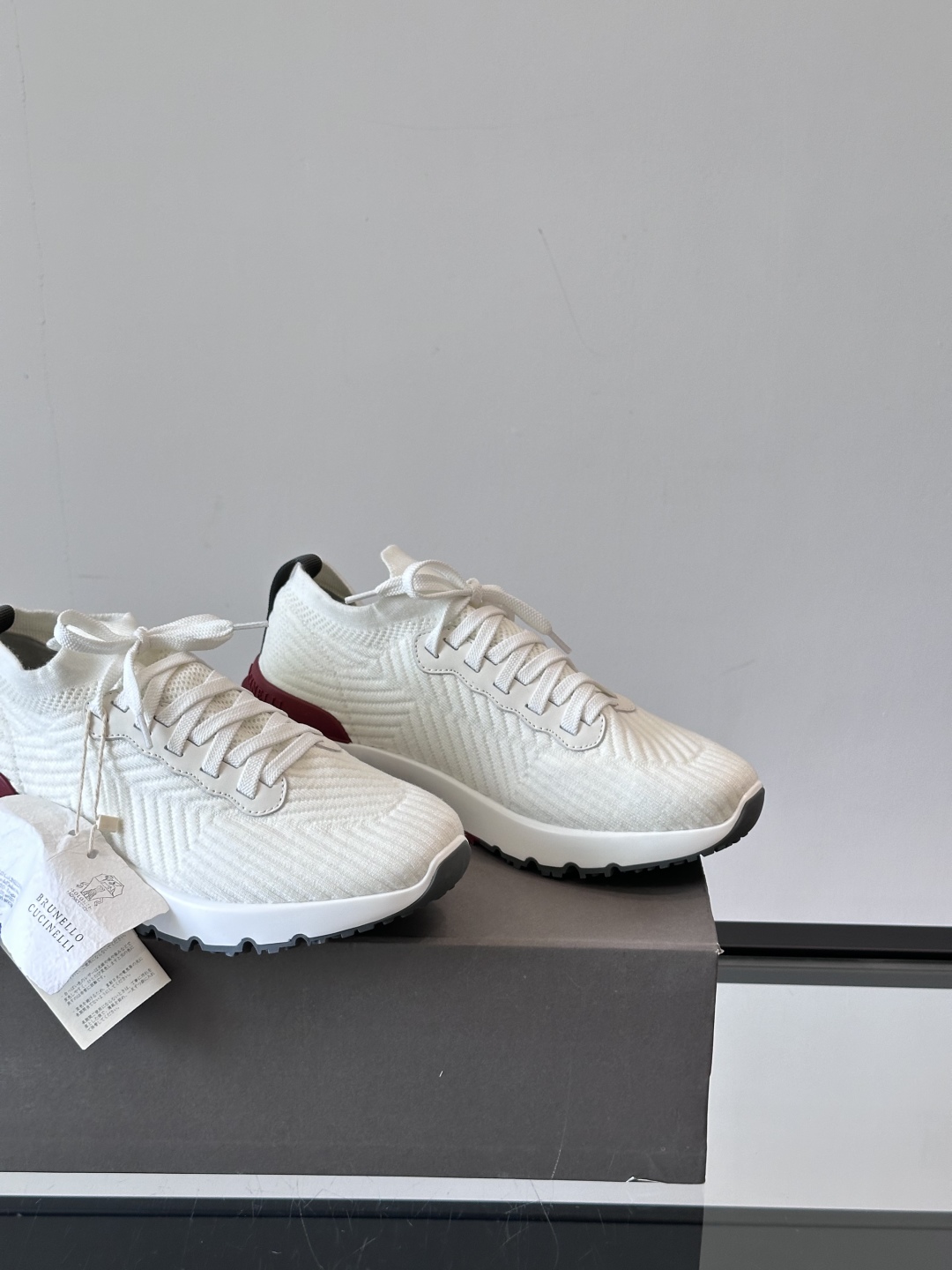 Brunello Cucinelli 新款拼色运动板男鞋 此款运动鞋面料采用进口飞织，春夏穿着舒适透气，
