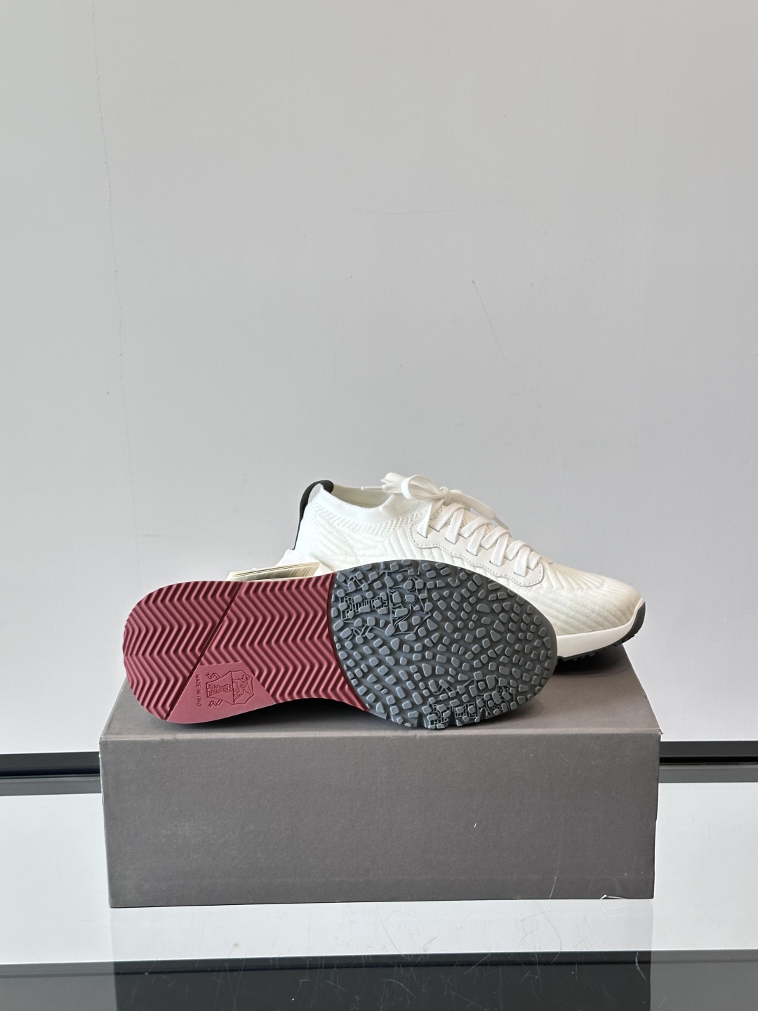 Brunello Cucinelli 新款拼色运动板男鞋 此款运动鞋面料采用进口飞织，春夏穿着舒适透气，