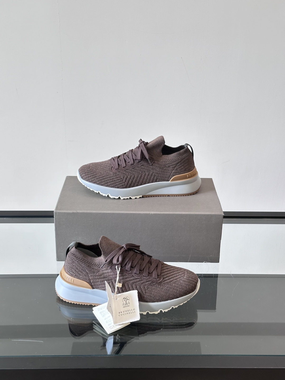 Brunello Cucinelli 新款拼色运动板男鞋 此款运动鞋面料采用进口飞织，春夏穿着舒适透气，