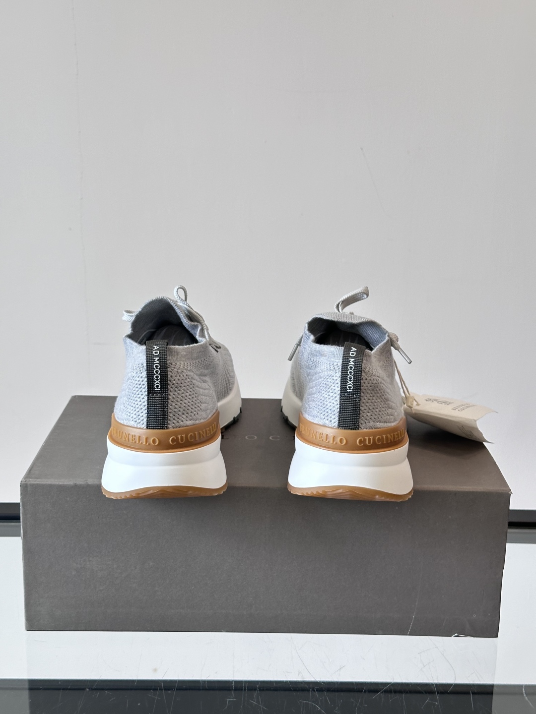 Brunello Cucinelli 新款拼色运动板男鞋 此款运动鞋面料采用进口飞织，春夏穿着舒适透气，