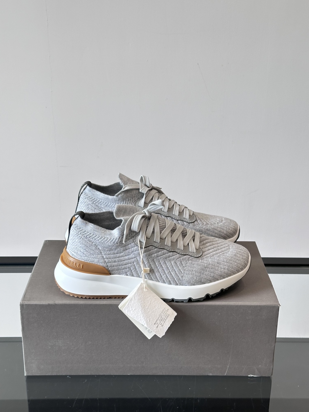 Brunello Cucinelli 新款拼色运动板男鞋 此款运动鞋面料采用进口飞织，春夏穿着舒适透气，