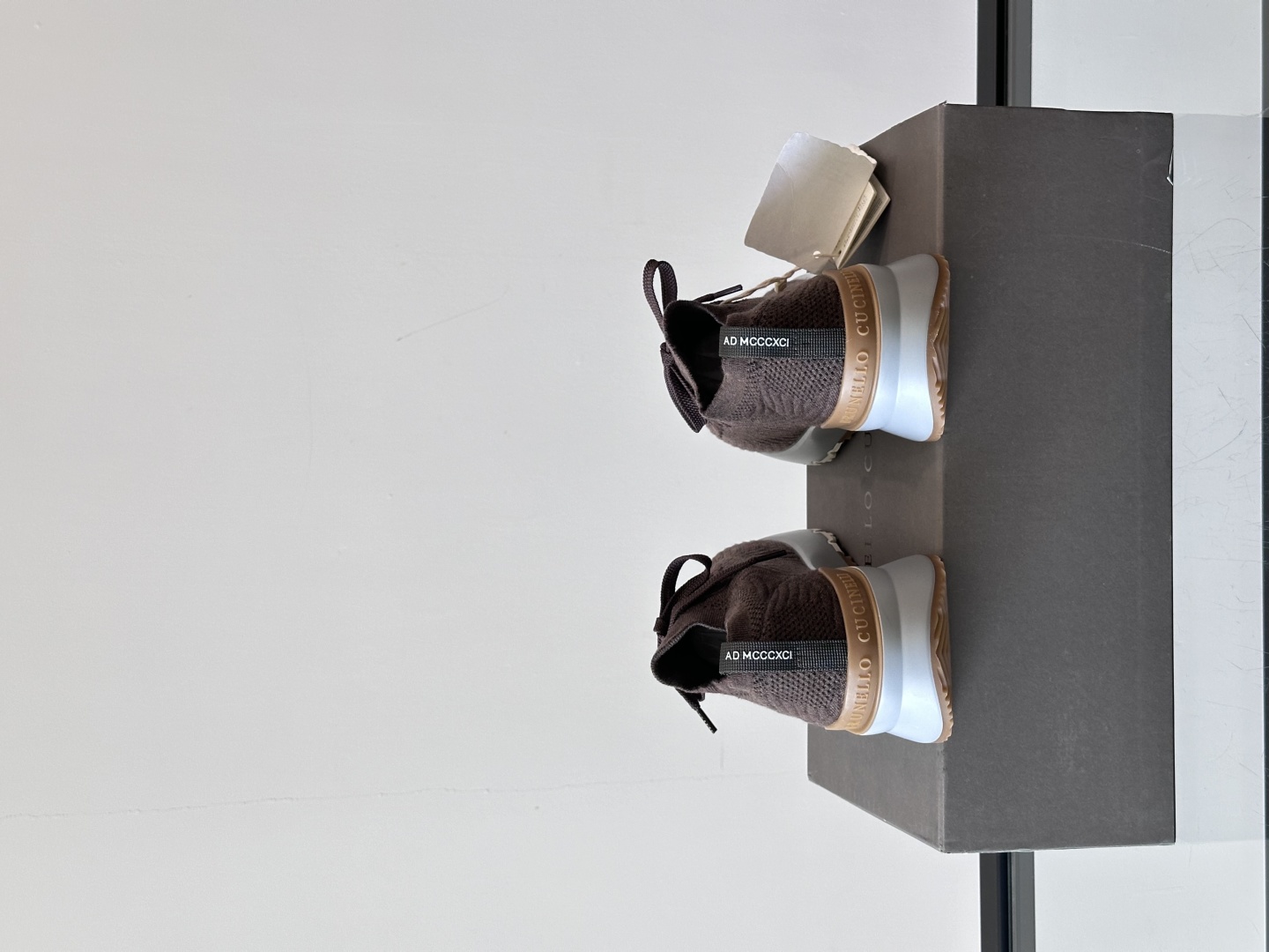 Brunello Cucinelli 新款拼色运动板男鞋 此款运动鞋面料采用进口飞织，春夏穿着舒适透气，