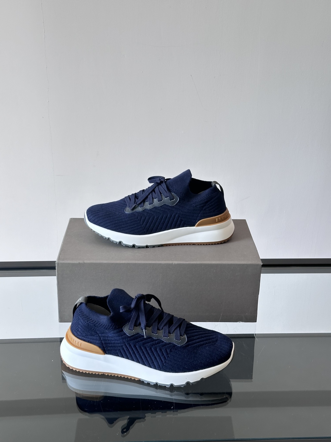 Brunello Cucinelli 新款拼色运动板男鞋 此款运动鞋面料采用进口飞织，春夏穿着舒适透气，