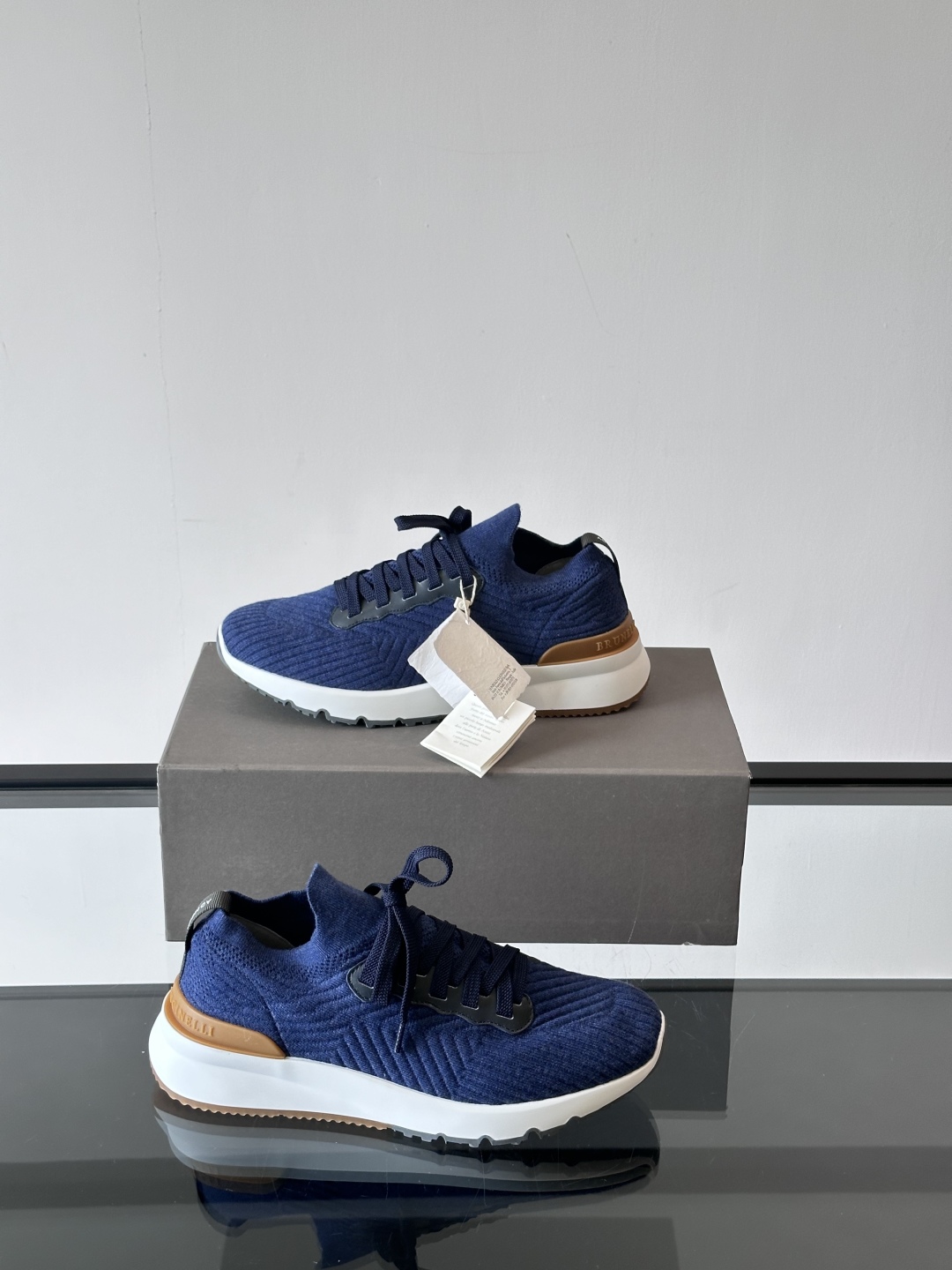 Brunello Cucinelli 新款拼色运动板男鞋 此款运动鞋面料采用进口飞织，春夏穿着舒适透气，