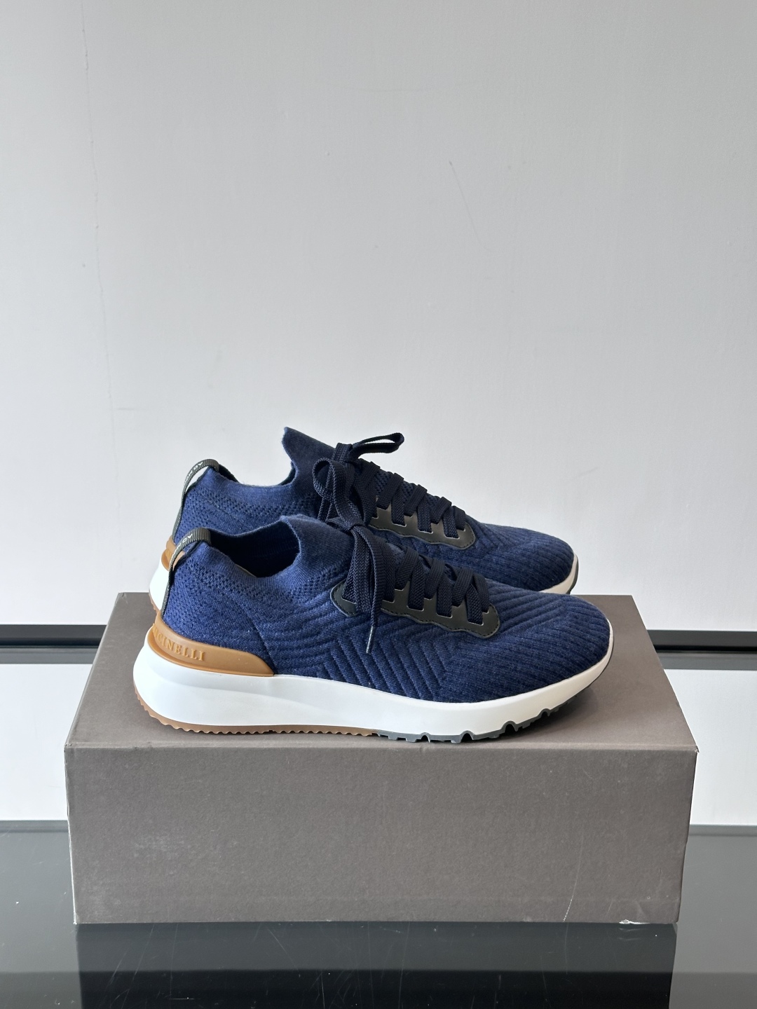 Brunello Cucinelli 新款拼色运动板男鞋 此款运动鞋面料采用进口飞织，春夏穿着舒适透气，
