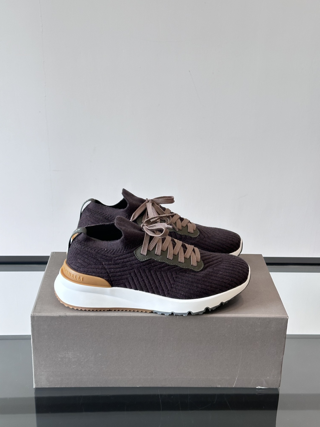 Brunello Cucinelli 新款拼色运动板男鞋 此款运动鞋面料采用进口飞织，春夏穿着舒适透气，