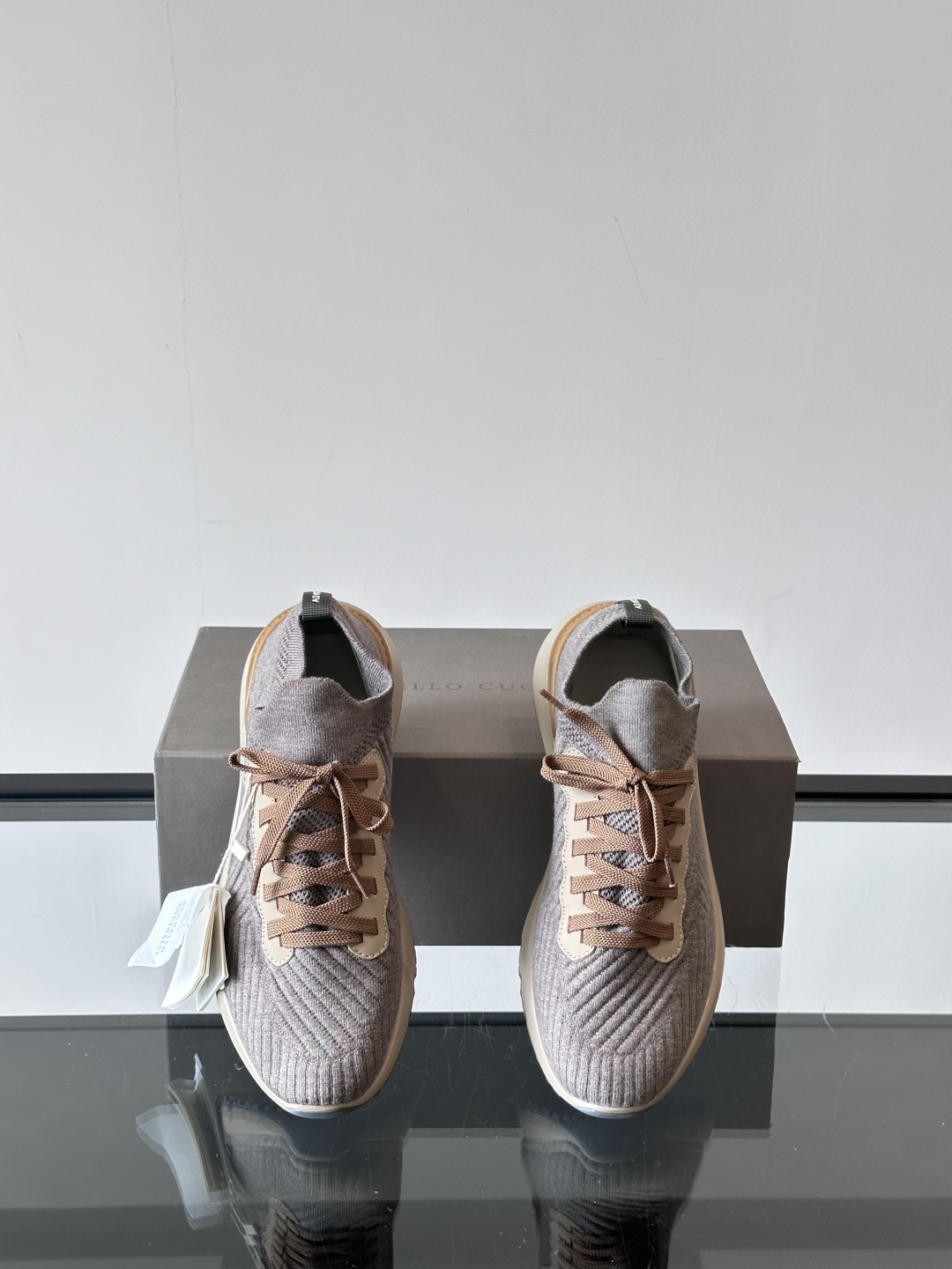 Brunello Cucinelli 新款拼色运动板男鞋 此款运动鞋面料采用进口飞织，春夏穿着舒适透气，
