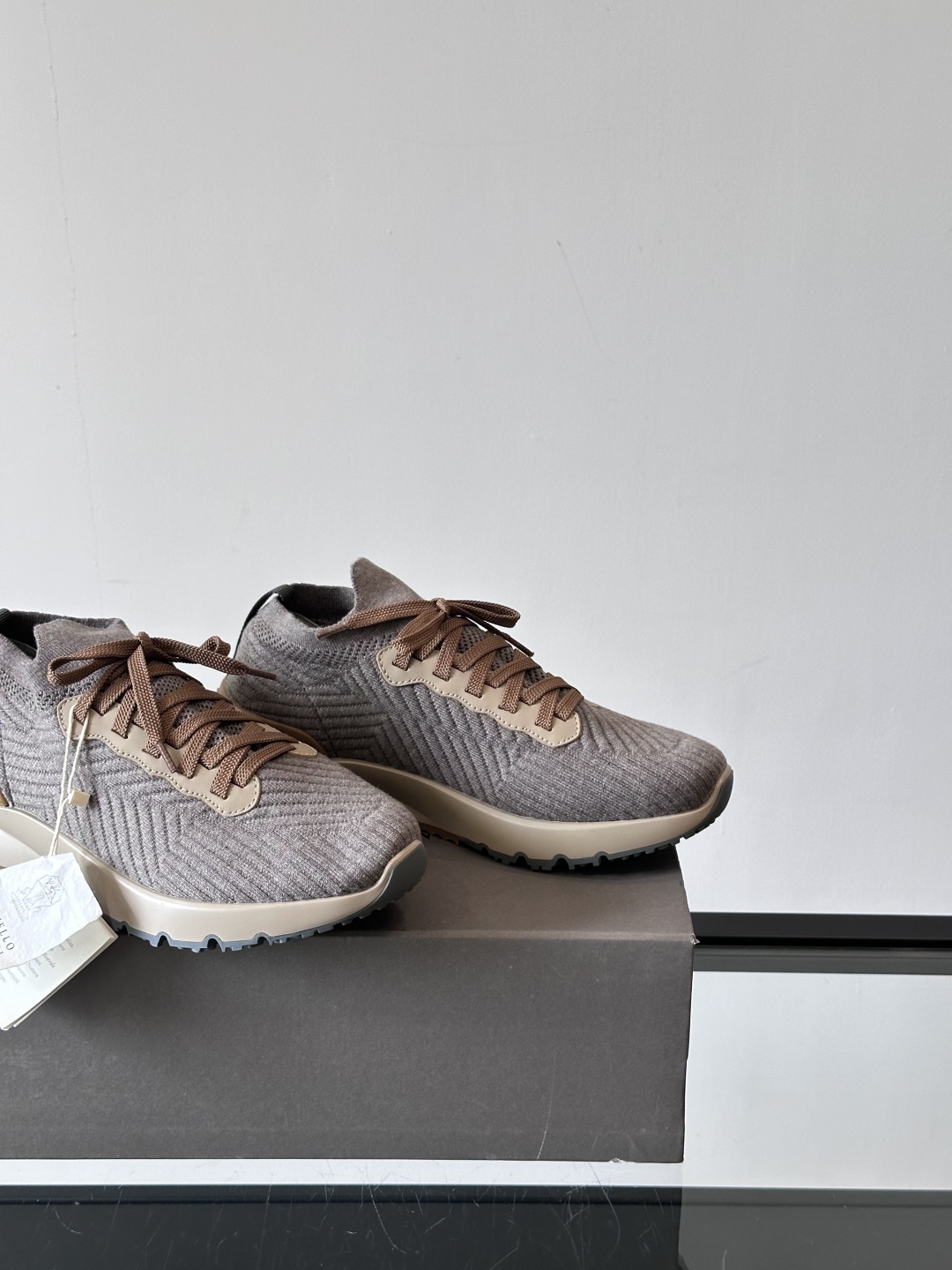 Brunello Cucinelli 新款拼色运动板男鞋 此款运动鞋面料采用进口飞织，春夏穿着舒适透气，