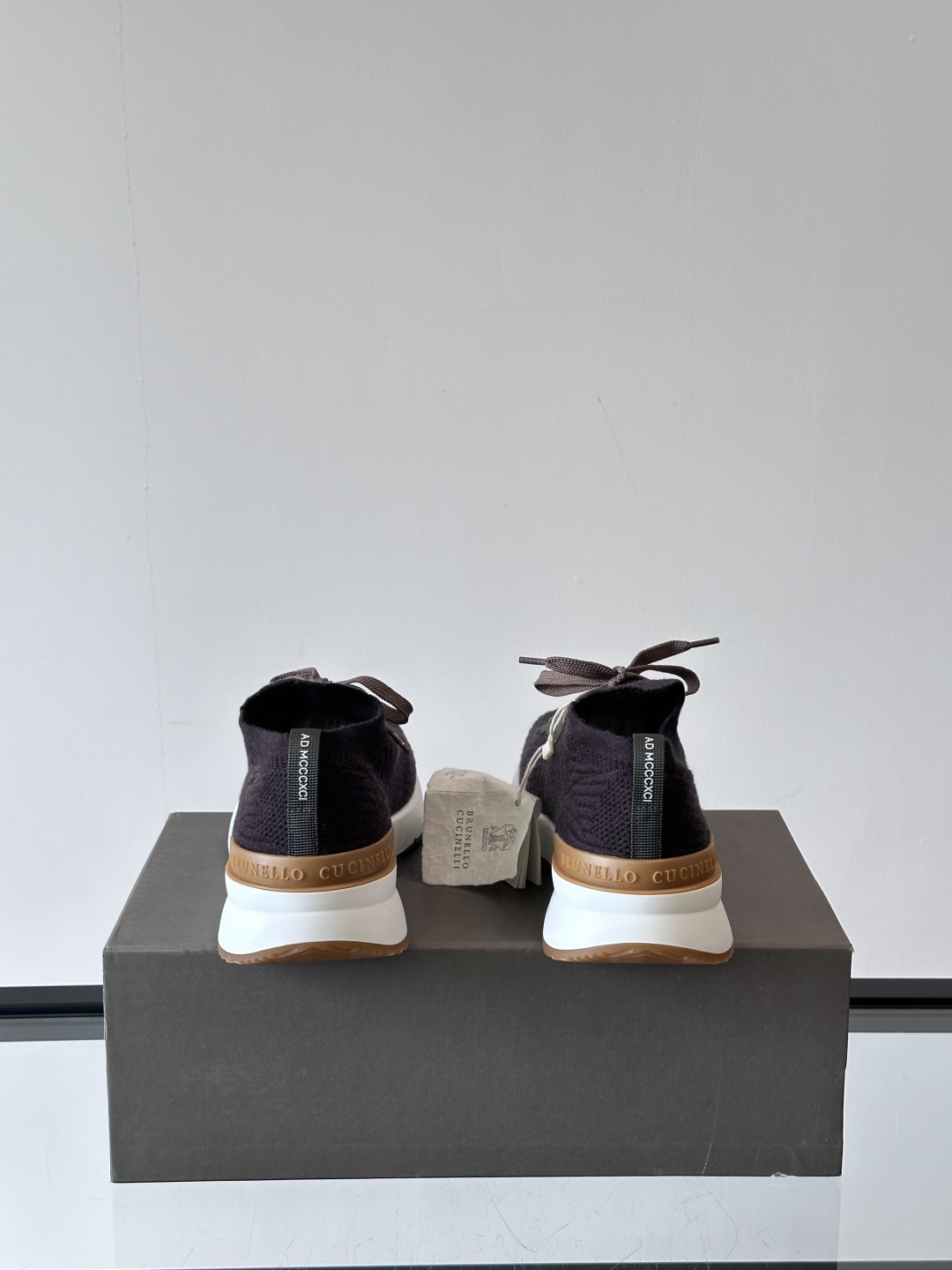 Brunello Cucinelli 新款拼色运动板男鞋 此款运动鞋面料采用进口飞织，春夏穿着舒适透气，