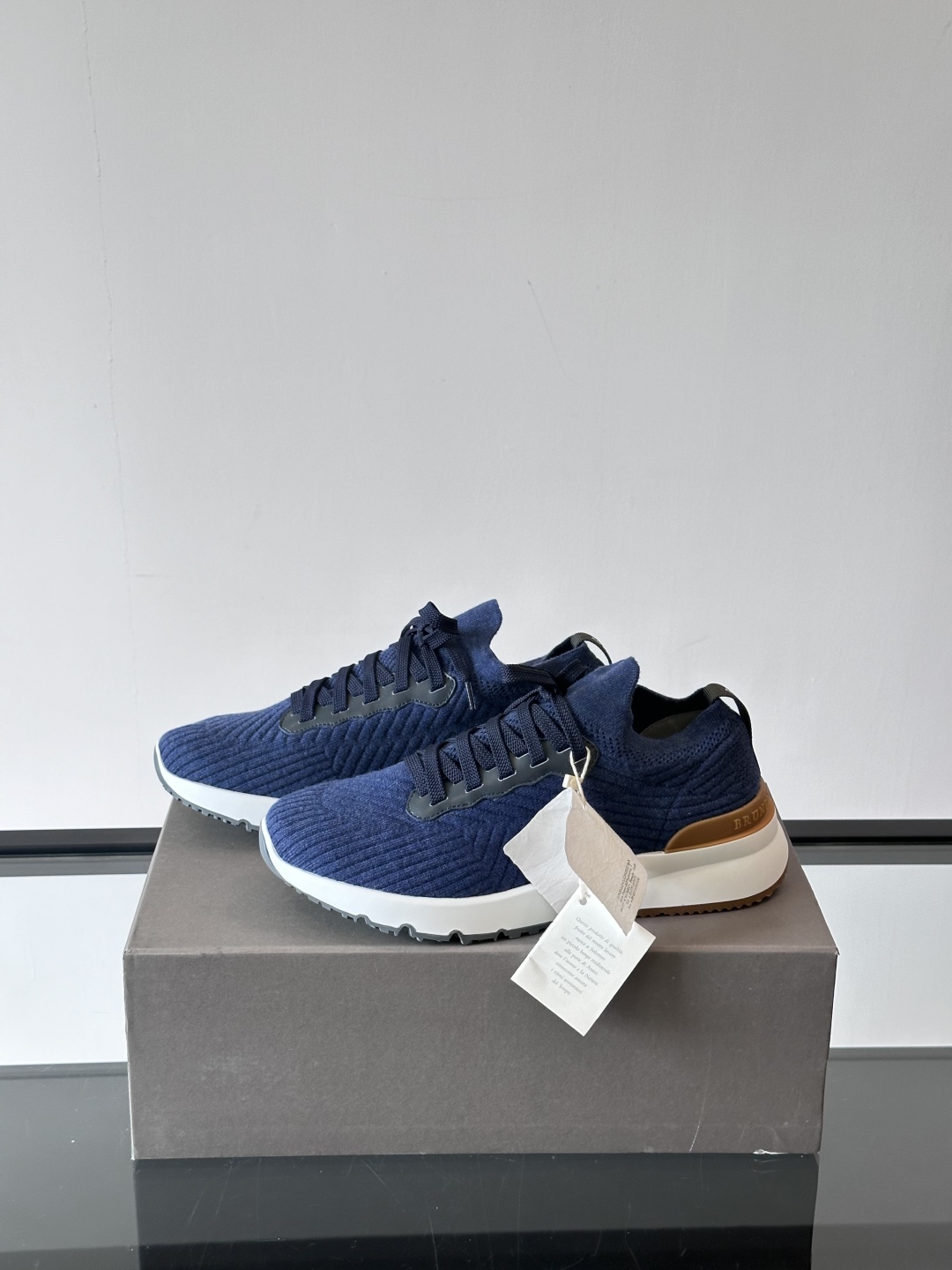 Brunello Cucinelli 新款拼色运动板男鞋 此款运动鞋面料采用进口飞织，春夏穿着舒适透气，