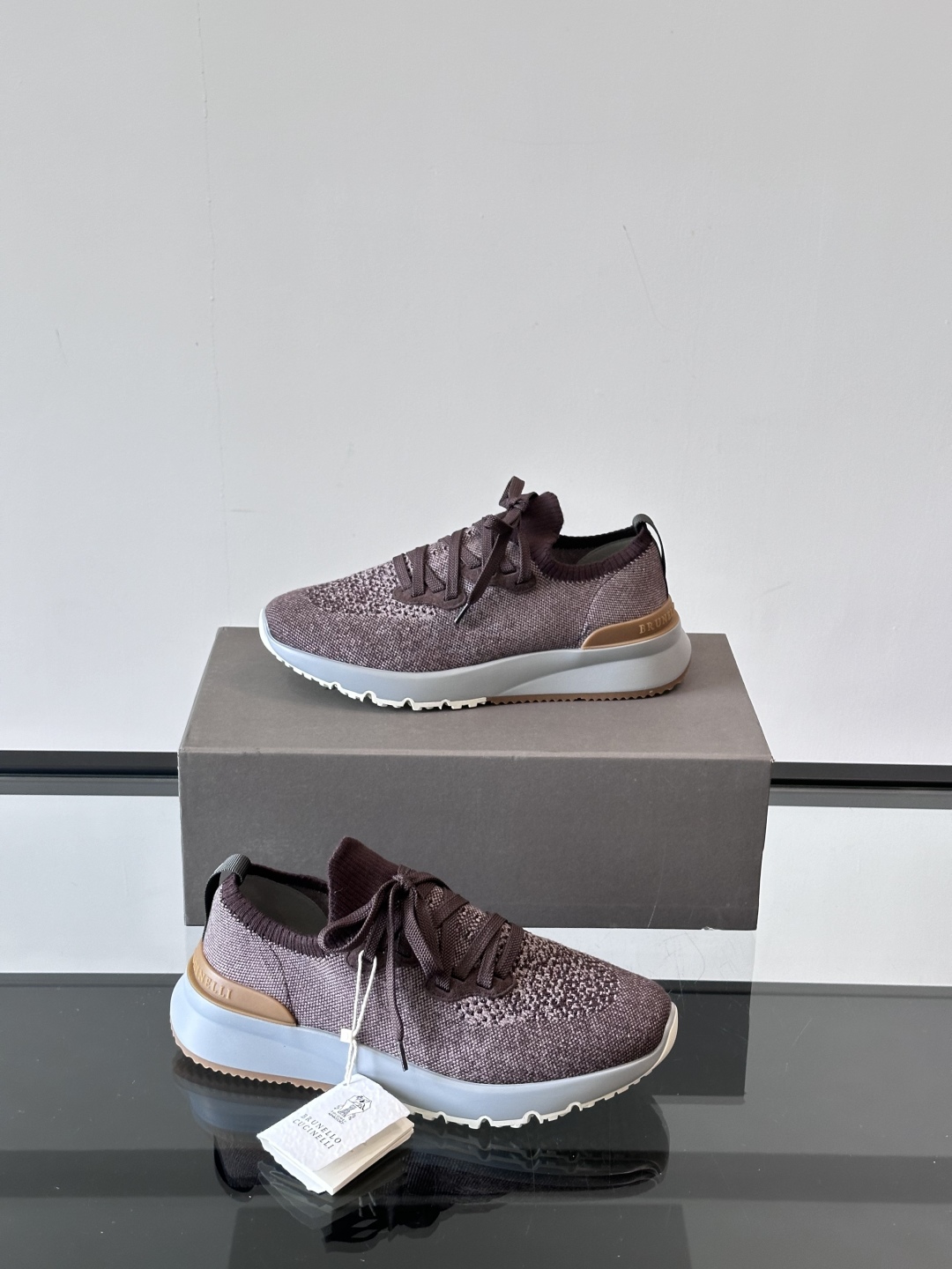 Brunello Cucinelli 新款拼色运动板男鞋 此款运动鞋面料采用进口飞织，春夏穿着舒适透气，