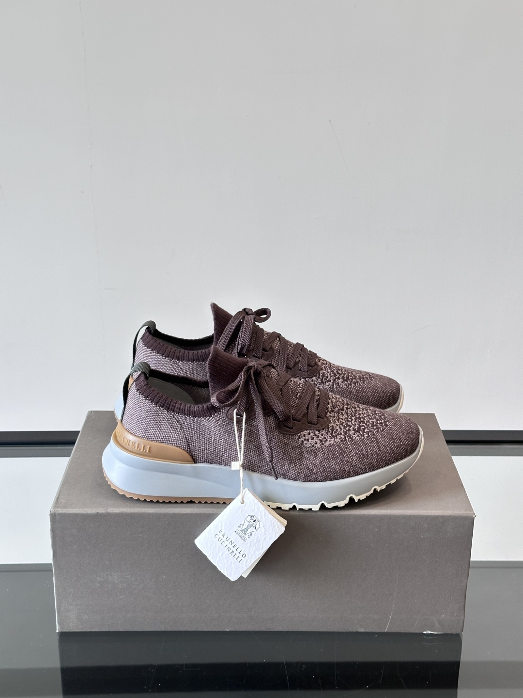 Brunello Cucinelli 新款拼色运动板男鞋 此款运动鞋面料采用进口飞织，春夏穿着舒适透气，