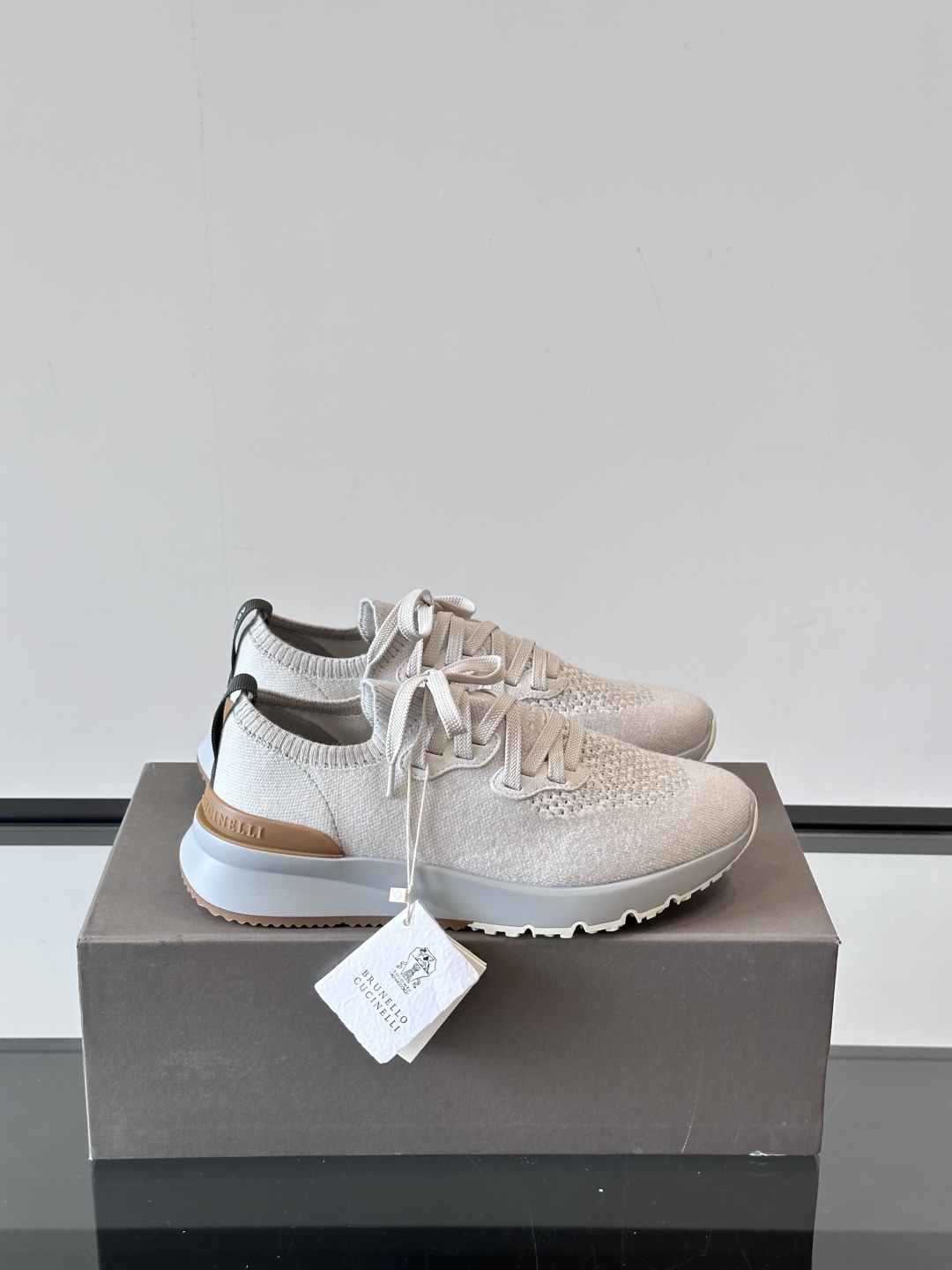 Brunello Cucinelli 新款拼色运动板男鞋 此款运动鞋面料采用进口飞织，春夏穿着舒适透气，