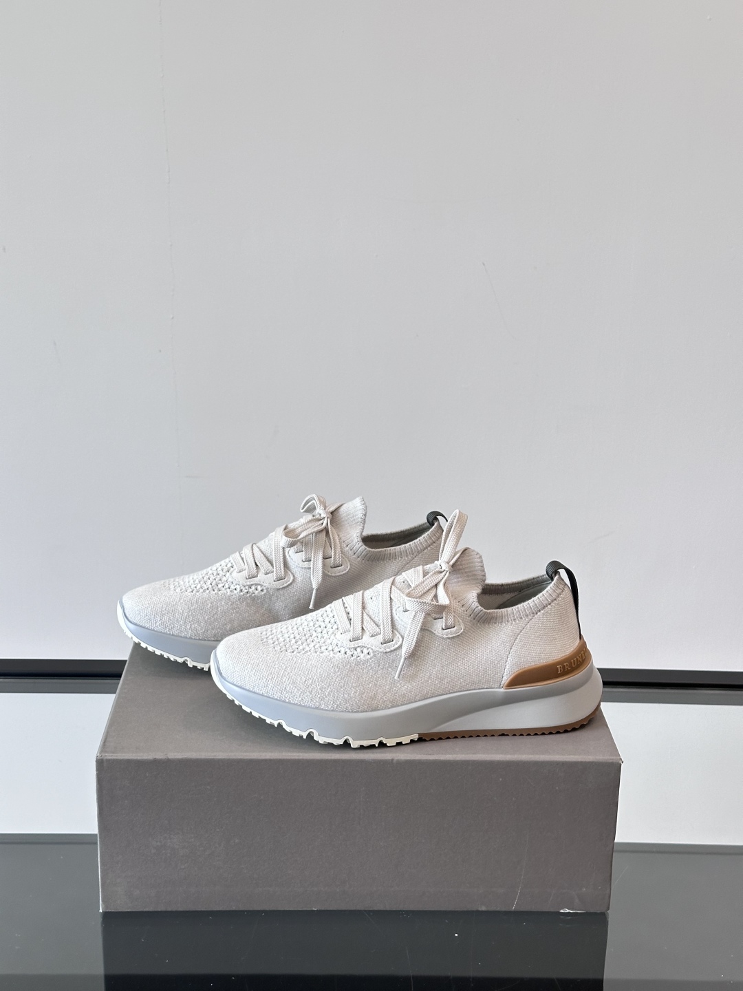 Brunello Cucinelli 新款拼色运动板男鞋 此款运动鞋面料采用进口飞织，春夏穿着舒适透气，