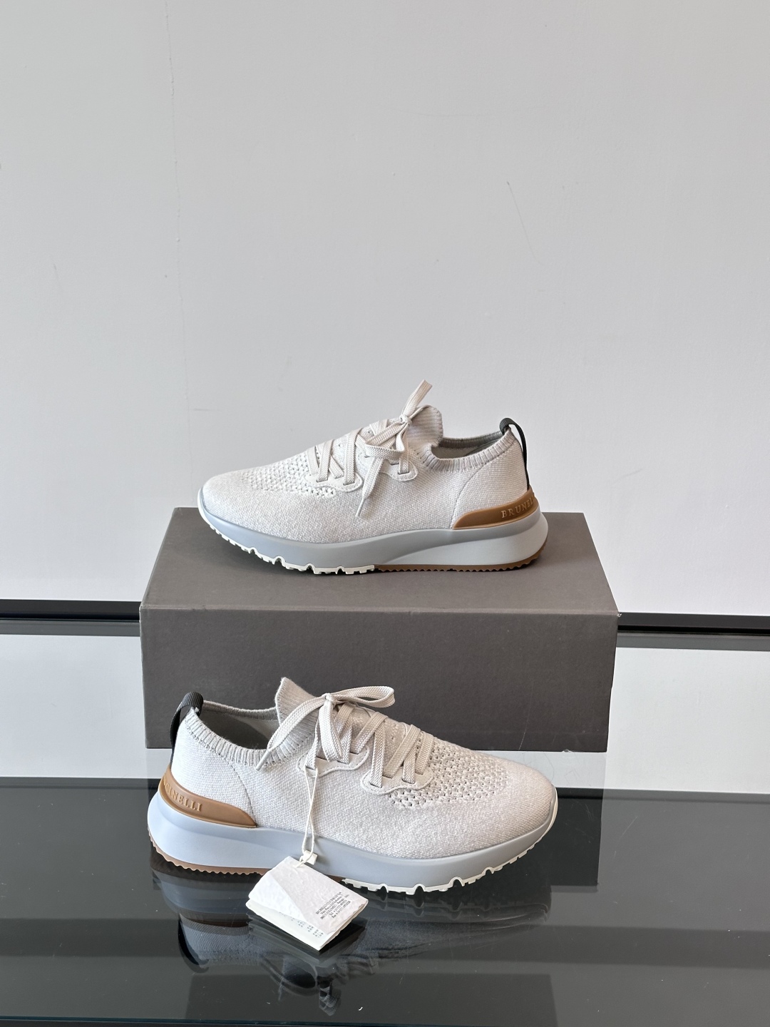 Brunello Cucinelli 新款拼色运动板男鞋 此款运动鞋面料采用进口飞织，春夏穿着舒适透气，