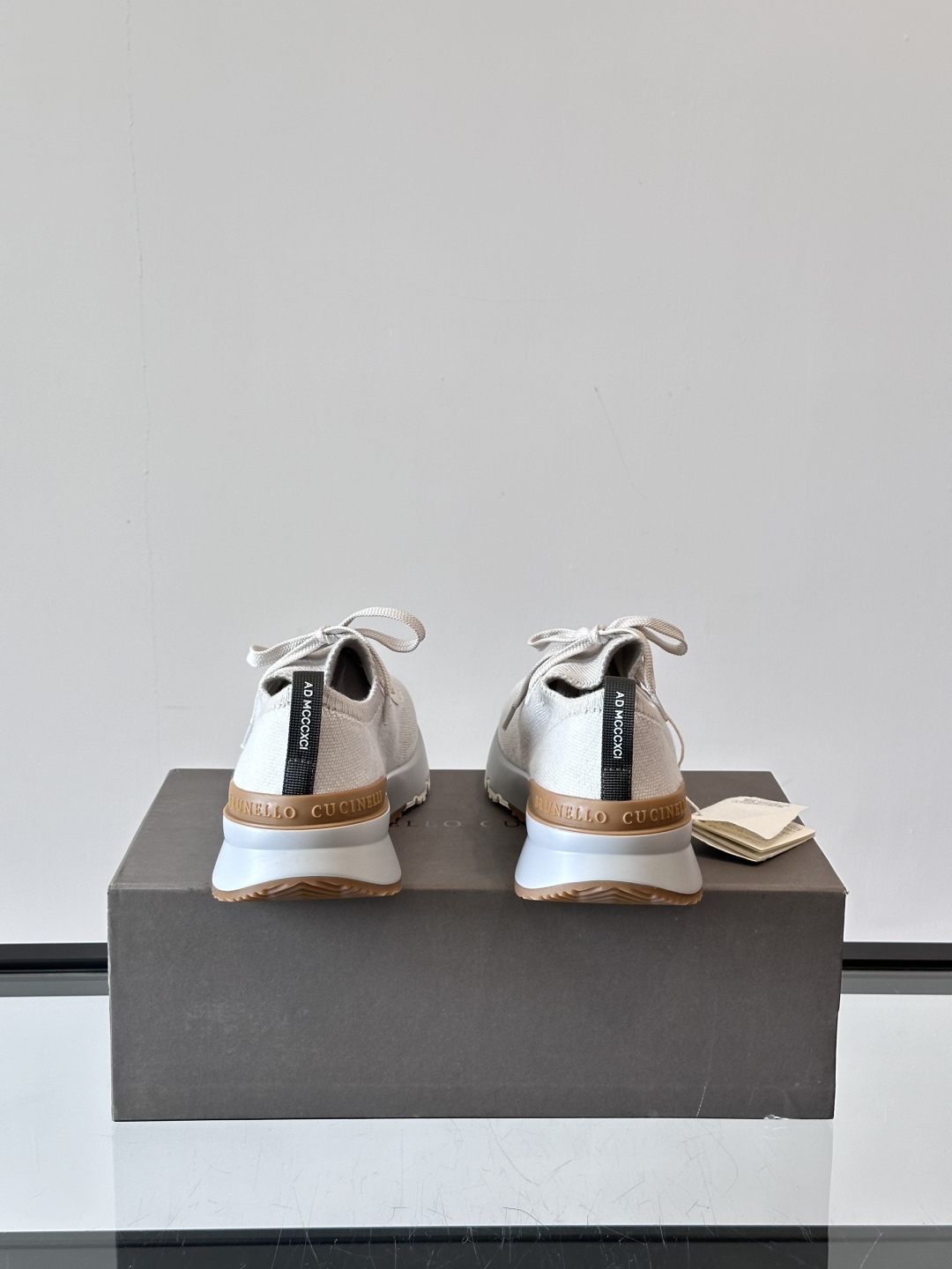 Brunello Cucinelli 新款拼色运动板男鞋 此款运动鞋面料采用进口飞织，春夏穿着舒适透气，