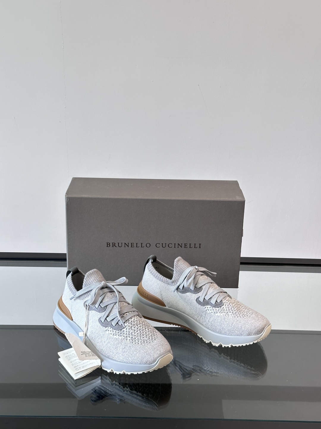 Brunello Cucinelli 新款拼色运动板男鞋 此款运动鞋面料采用进口飞织，春夏穿着舒适透气，