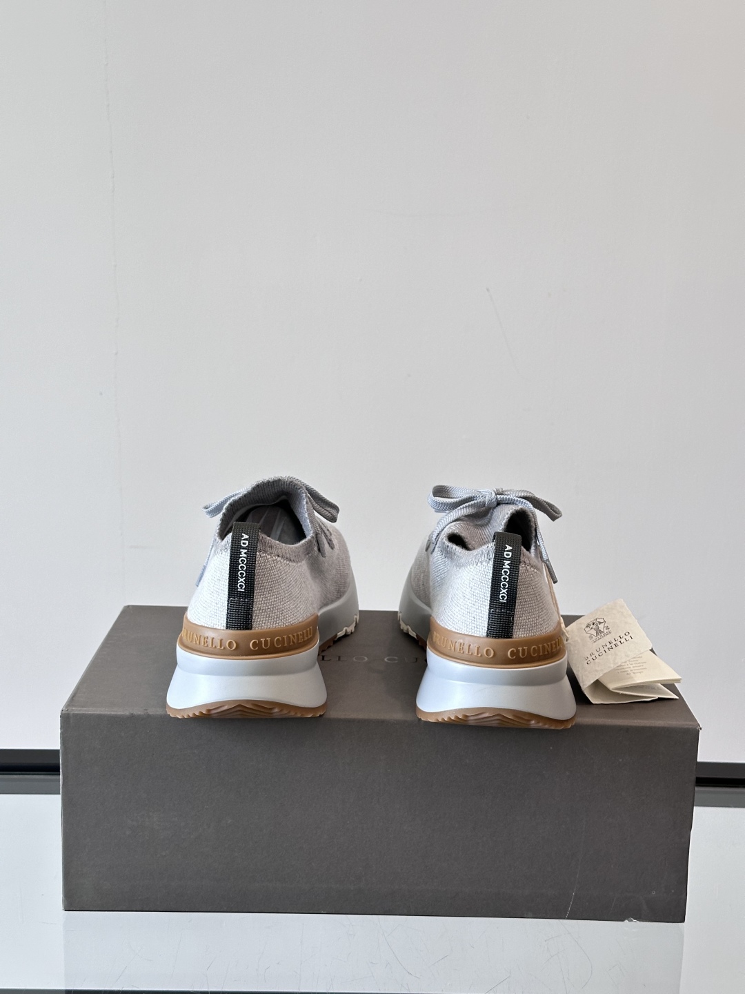 Brunello Cucinelli 新款拼色运动板男鞋 此款运动鞋面料采用进口飞织，春夏穿着舒适透气，