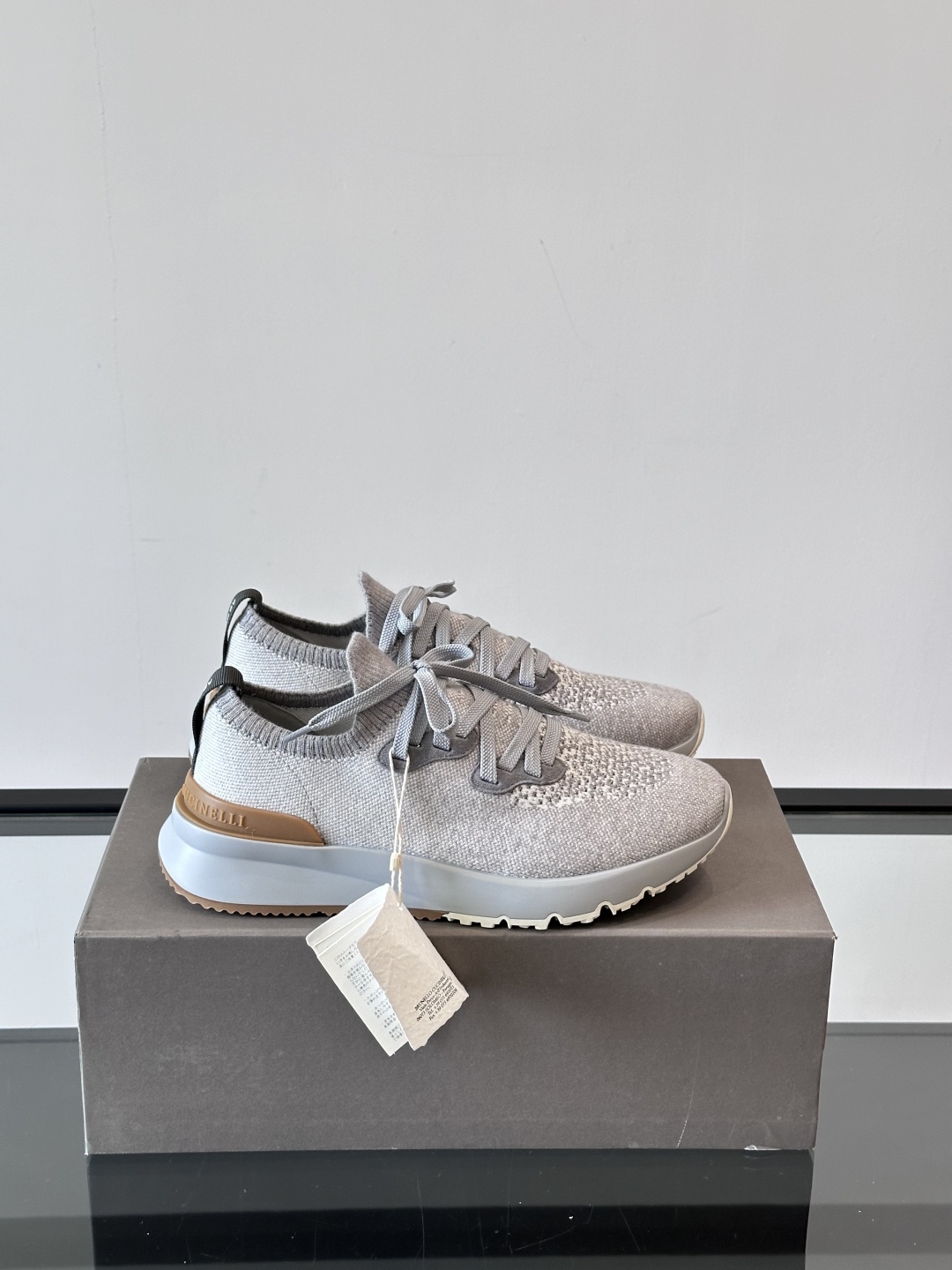 Brunello Cucinelli 新款拼色运动板男鞋 此款运动鞋面料采用进口飞织，春夏穿着舒适透气，