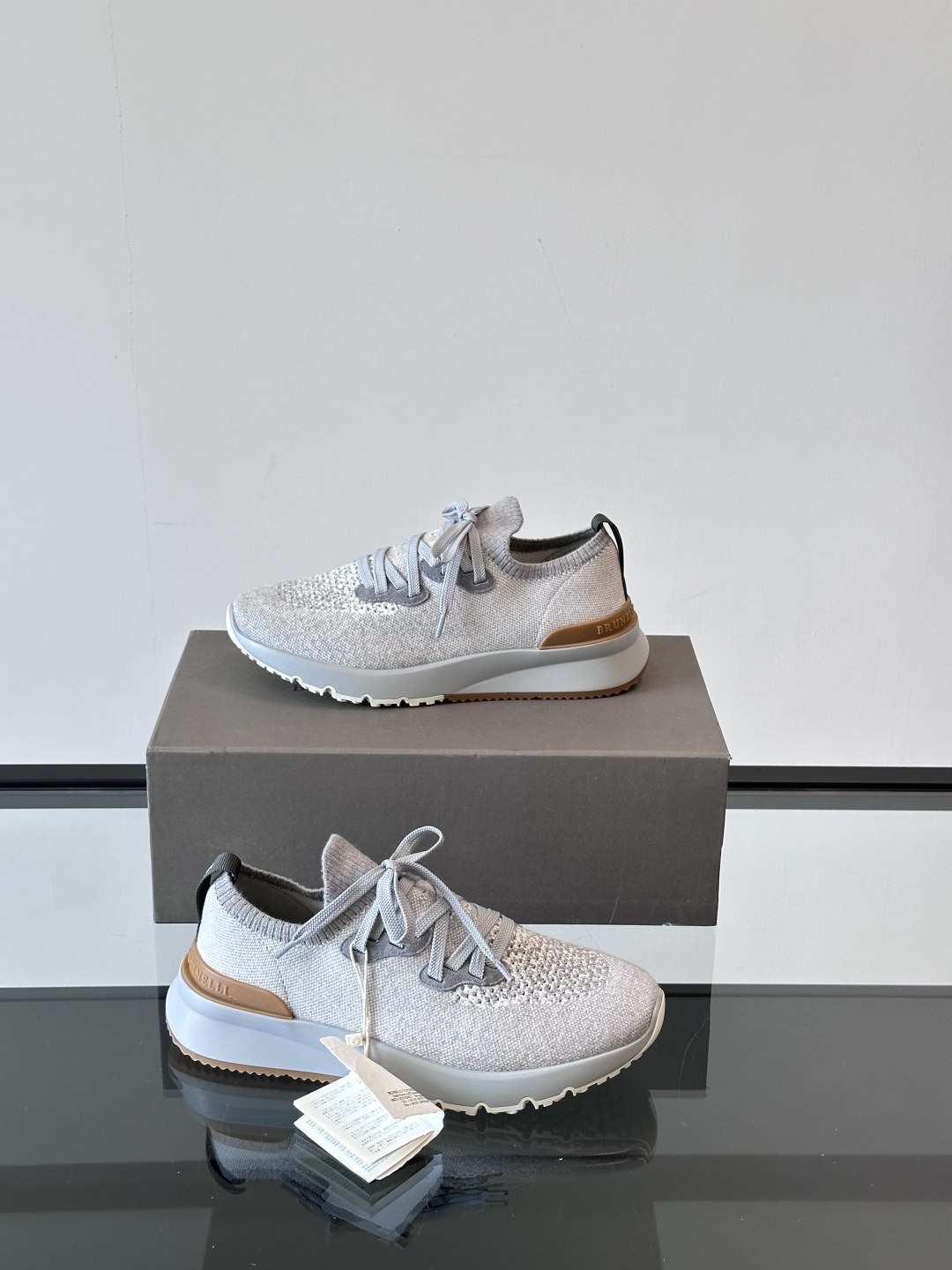 Brunello Cucinelli 新款拼色运动板男鞋 此款运动鞋面料采用进口飞织，春夏穿着舒适透气，