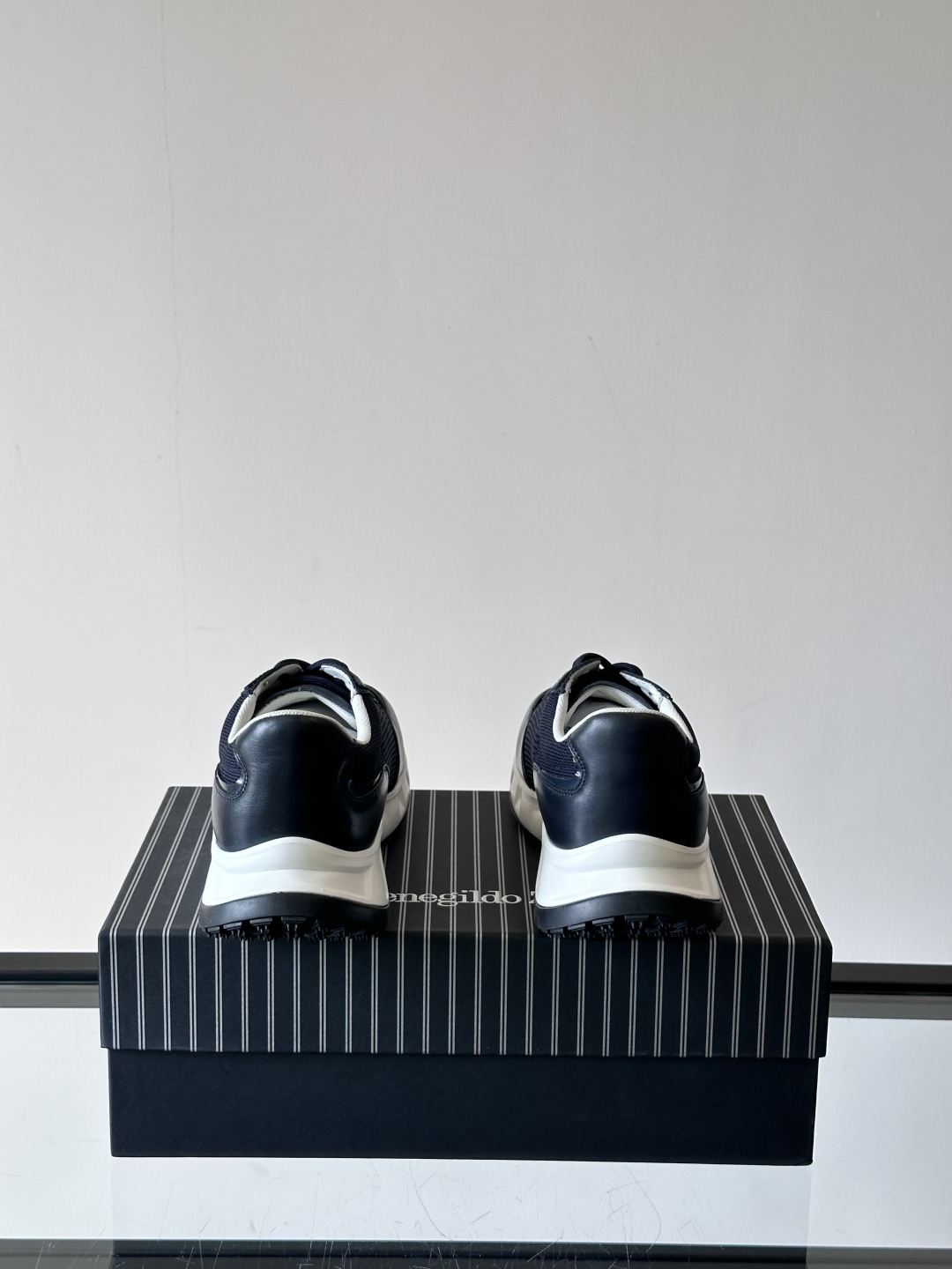 Zegna/杰尼亚 新款男士休闲运动鞋，原材料代工 采用进口科技面料拼接小牛皮制作，舒适透气，皮质细腻 