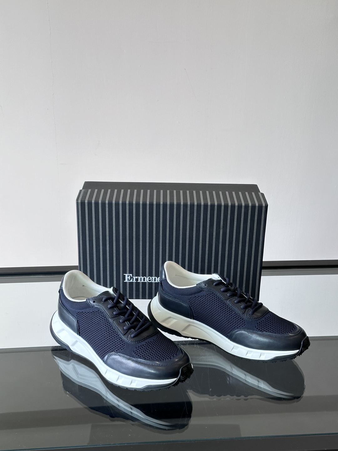 Zegna/杰尼亚 新款男士休闲运动鞋，原材料代工 采用进口科技面料拼接小牛皮制作，舒适透气，皮质细腻 