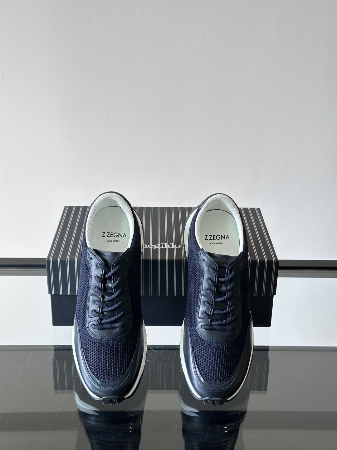 Zegna/杰尼亚 新款男士休闲运动鞋，原材料代工 采用进口科技面料拼接小牛皮制作，舒适透气，皮质细腻 