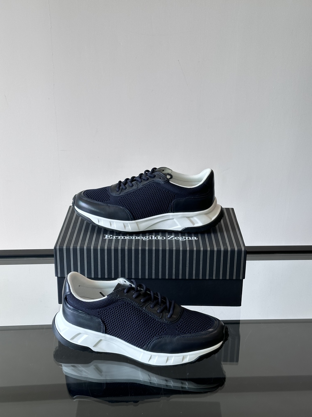 Zegna/杰尼亚 新款男士休闲运动鞋，原材料代工 采用进口科技面料拼接小牛皮制作，舒适透气，皮质细腻 