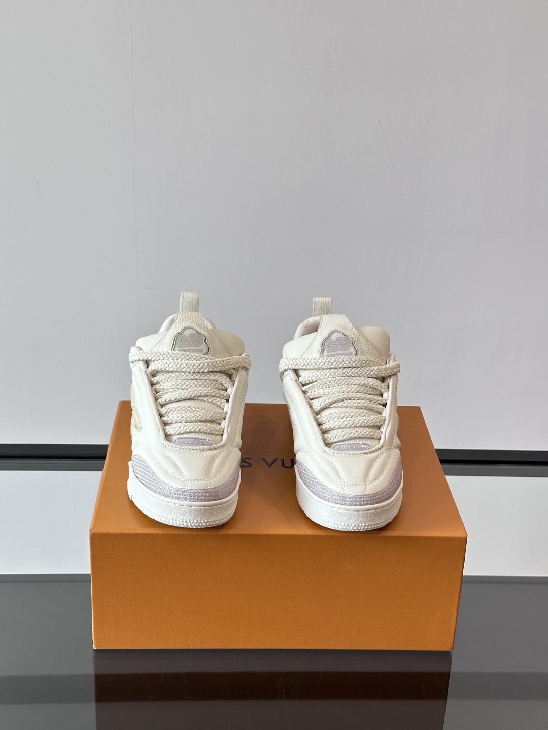 𝐋𝐨𝐮𝐢𝐬 𝐕𝐮𝐢𝐭𝐭𝐨𝐧 𝐒𝐤𝐚𝐭𝐞之前在LV大秀曝光的这款面鞋包型SK8最近确将认于202