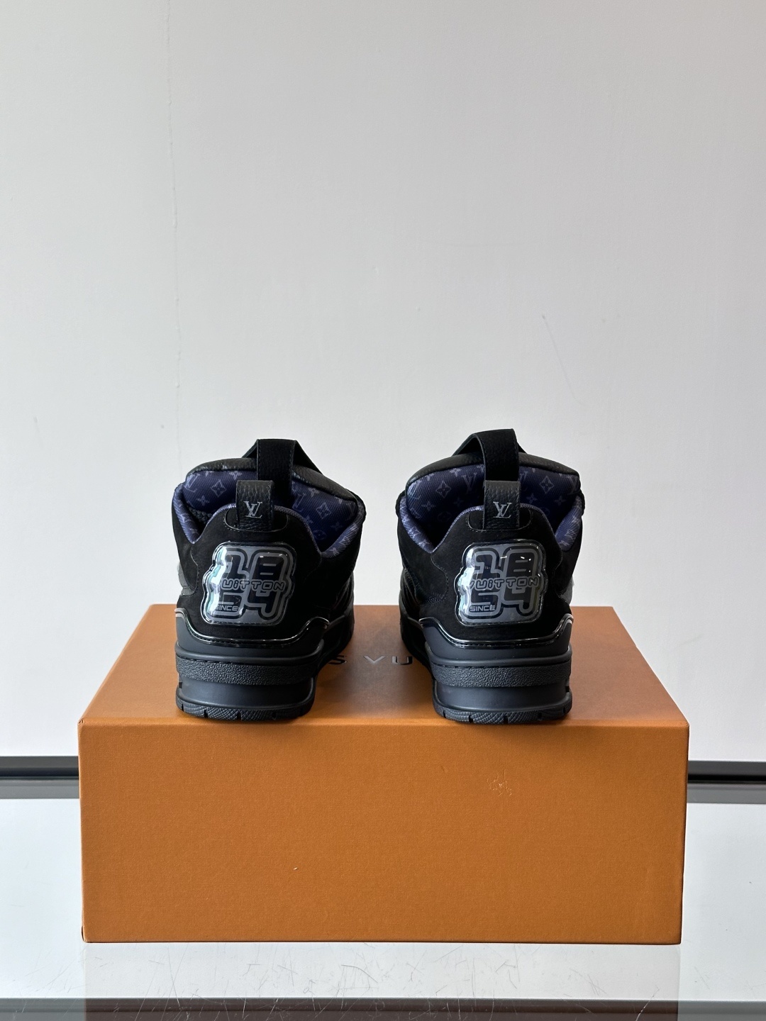 𝐋𝐨𝐮𝐢𝐬 𝐕𝐮𝐢𝐭𝐭𝐨𝐧 𝐒𝐤𝐚𝐭𝐞之前在LV大秀曝光的这款面鞋包型SK8最近确将认于202