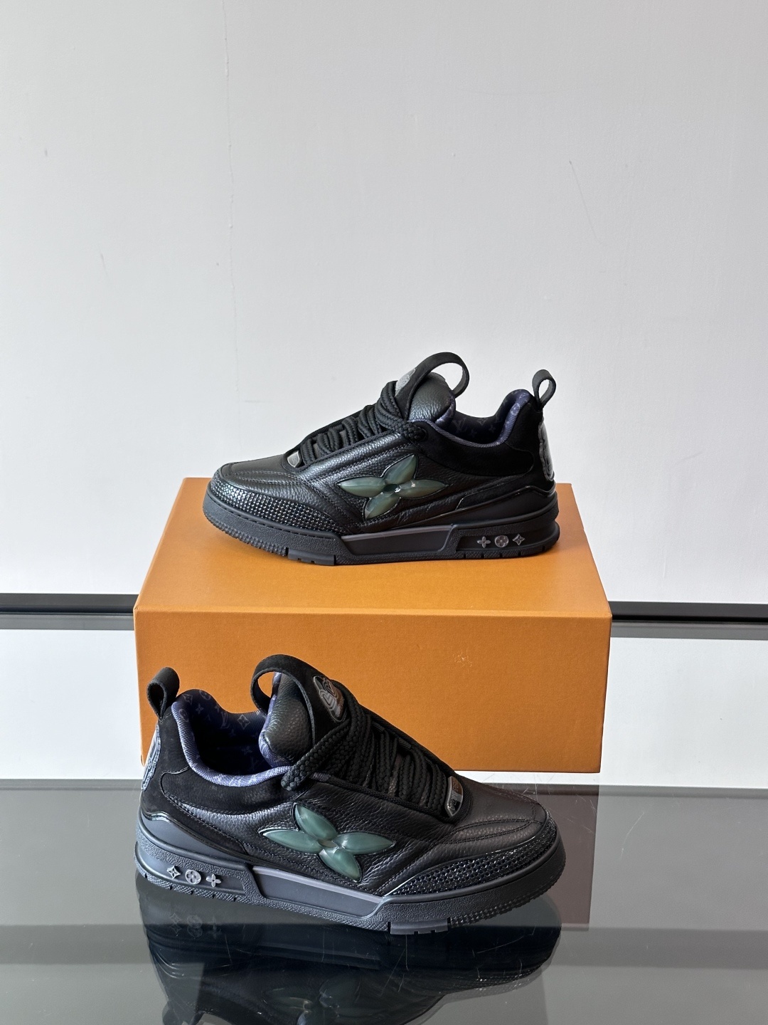 𝐋𝐨𝐮𝐢𝐬 𝐕𝐮𝐢𝐭𝐭𝐨𝐧 𝐒𝐤𝐚𝐭𝐞之前在LV大秀曝光的这款面鞋包型SK8最近确将认于202