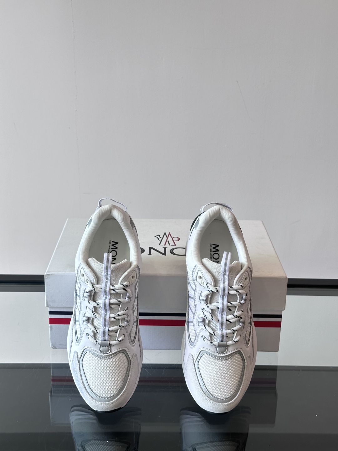 Moncler/盟可睐 Pacey男士运动鞋出货，厚底百搭秋季新款运动鞋！Pacey织物和牛巴革运动鞋是