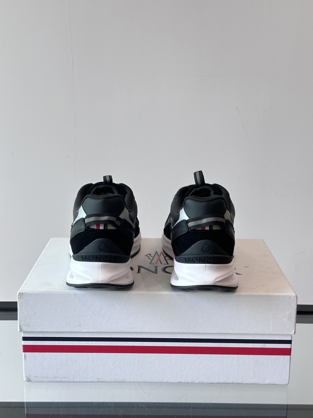 Moncler/盟可睐 Pacey男士运动鞋出货，厚底百搭秋季新款运动鞋！Pacey织物和牛巴革运动鞋是