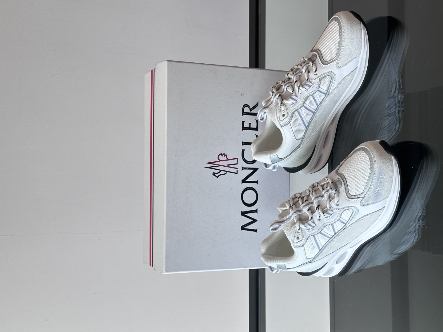 Moncler/盟可睐 Pacey男士运动鞋出货，厚底百搭秋季新款运动鞋！Pacey织物和牛巴革运动鞋是