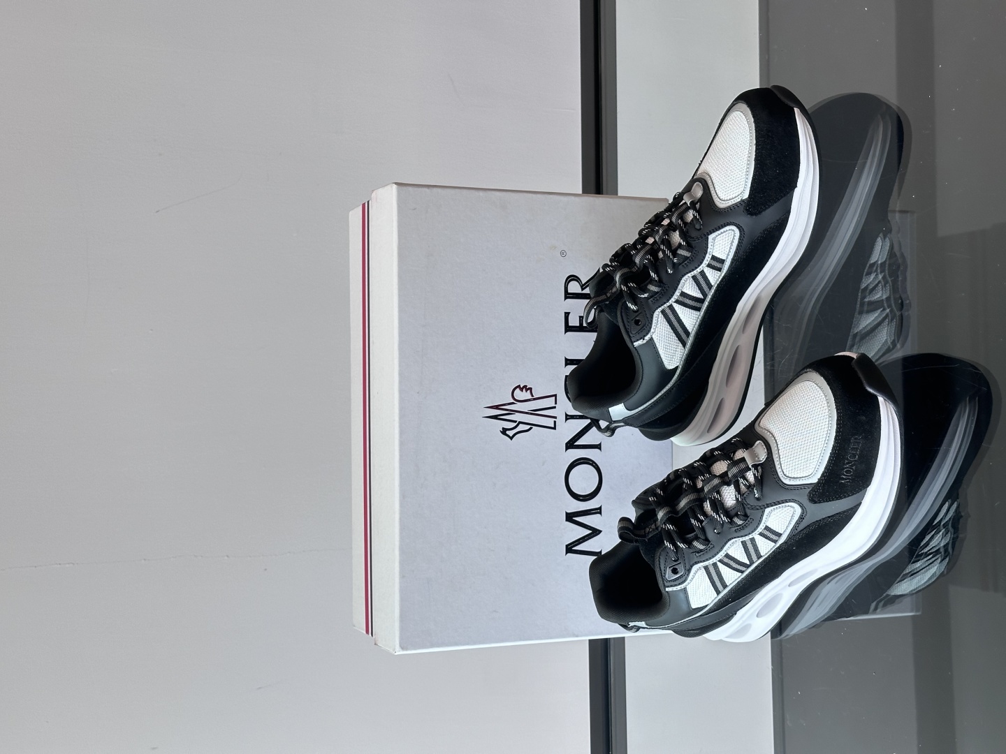 Moncler/盟可睐 Pacey男士运动鞋出货，厚底百搭秋季新款运动鞋！Pacey织物和牛巴革运动鞋是