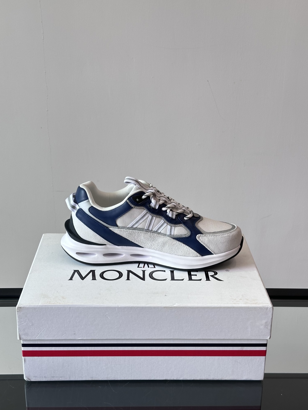 Moncler/盟可睐 Pacey男士运动鞋出货，厚底百搭秋季新款运动鞋！Pacey织物和牛巴革运动鞋是