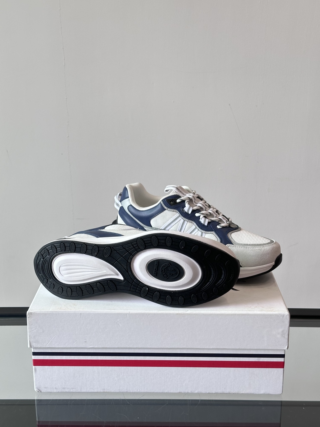 Moncler/盟可睐 Pacey男士运动鞋出货，厚底百搭秋季新款运动鞋！Pacey织物和牛巴革运动鞋是