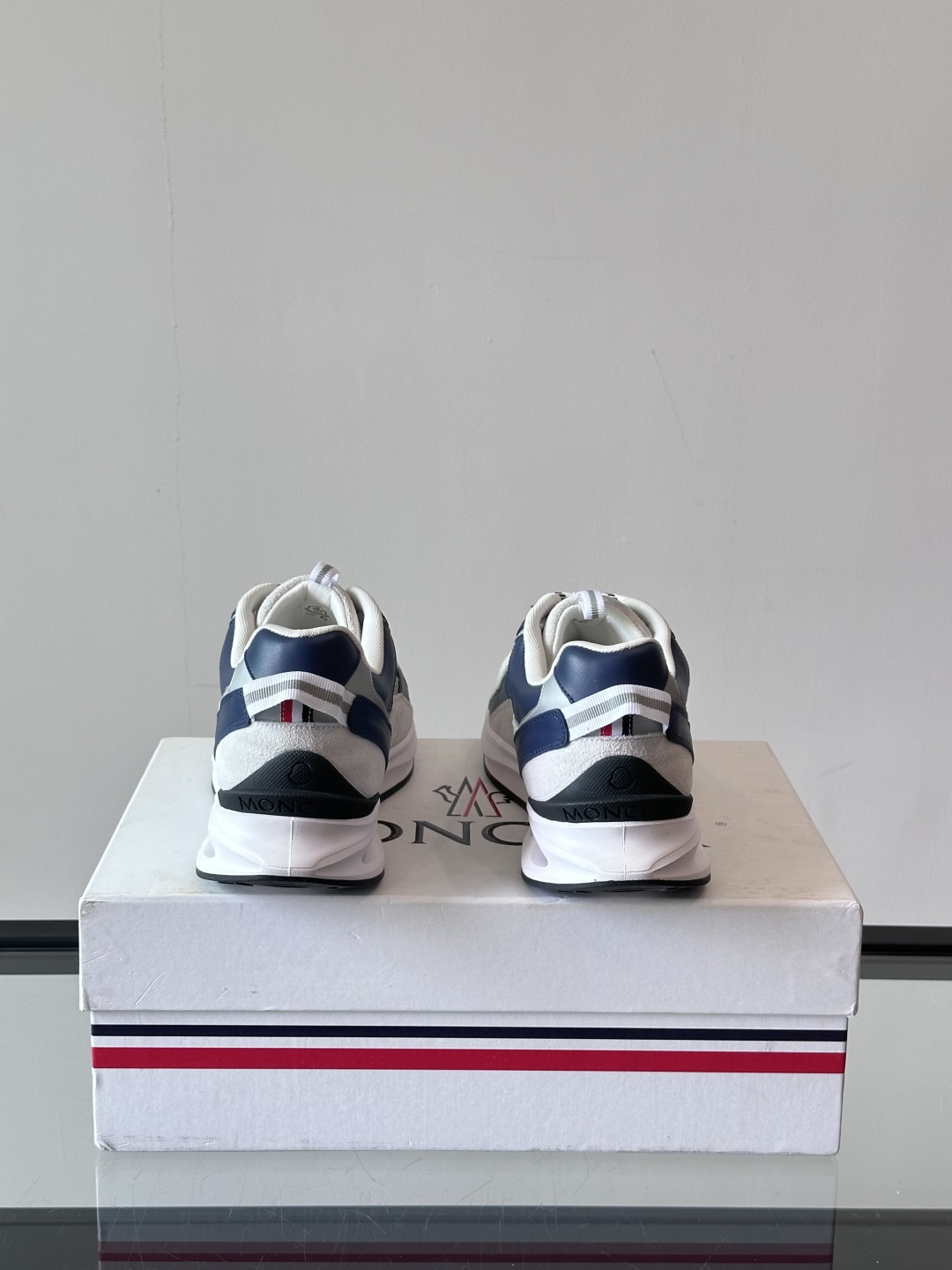 Moncler/盟可睐 Pacey男士运动鞋出货，厚底百搭秋季新款运动鞋！Pacey织物和牛巴革运动鞋是