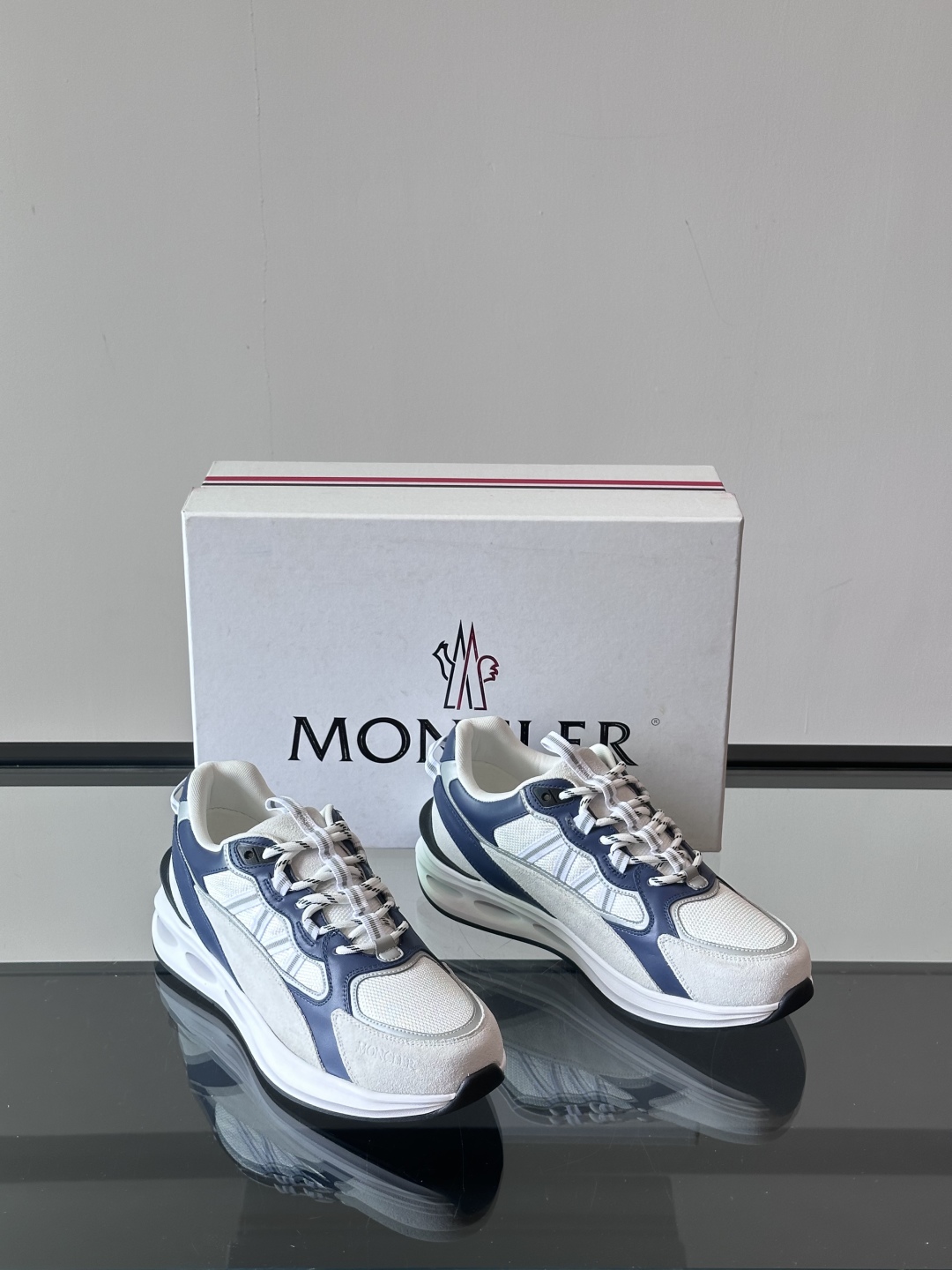 Moncler/盟可睐 Pacey男士运动鞋出货，厚底百搭秋季新款运动鞋！Pacey织物和牛巴革运动鞋是
