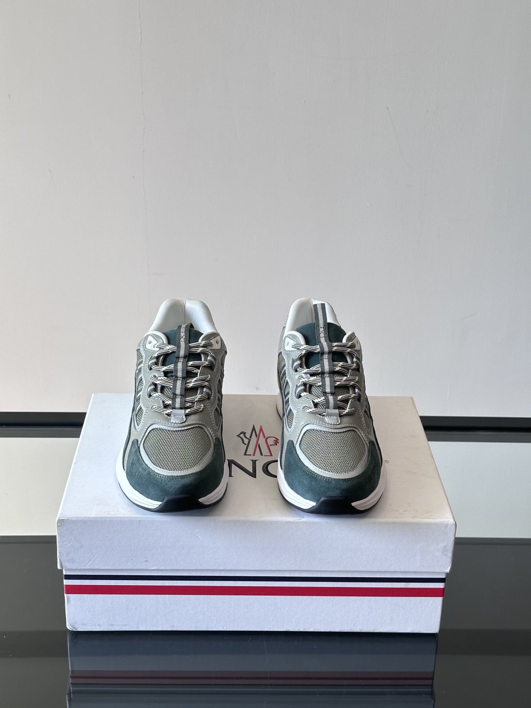 Moncler/盟可睐 Pacey男士运动鞋出货，厚底百搭秋季新款运动鞋！Pacey织物和牛巴革运动鞋是