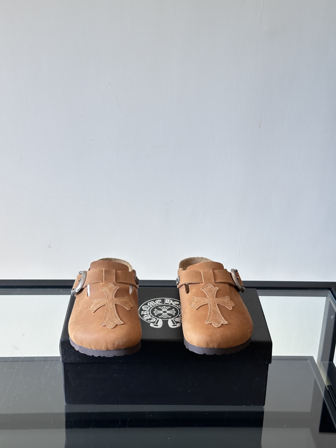 ChromeHearts ✖️Birkenstock联名勃肯鞋🔗🔗进口牛皮搭配克罗心的五金。质感拉满还不