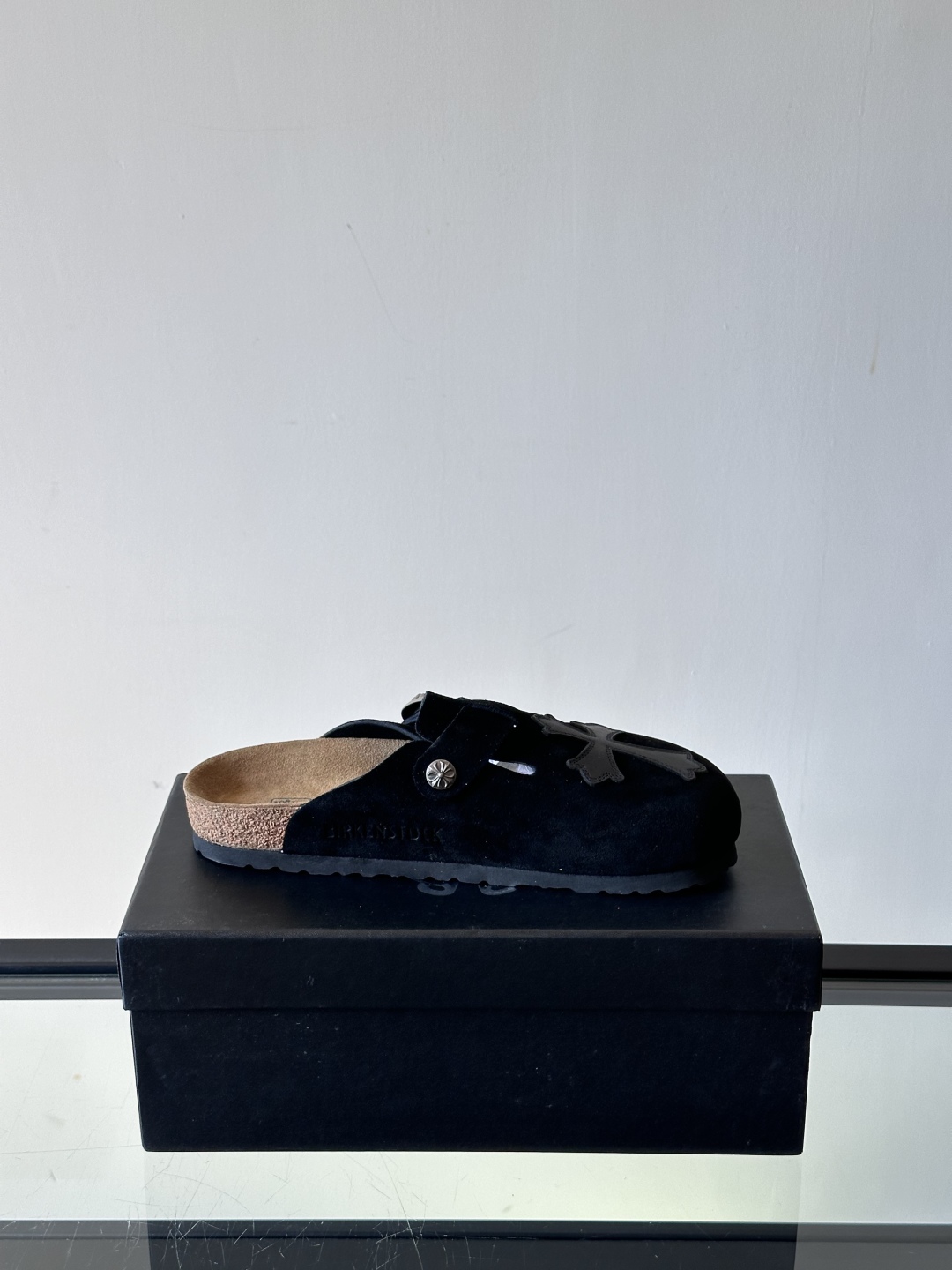 ChromeHearts ✖️Birkenstock联名勃肯鞋🔗🔗进口反绒牛皮搭配克罗心的五金。质感拉满