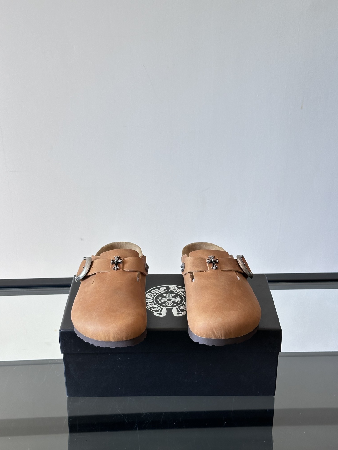 ChromeHearts ✖️Birkenstock联名勃肯鞋🔗🔗进口牛皮搭配克罗心的五金。质感拉满还不