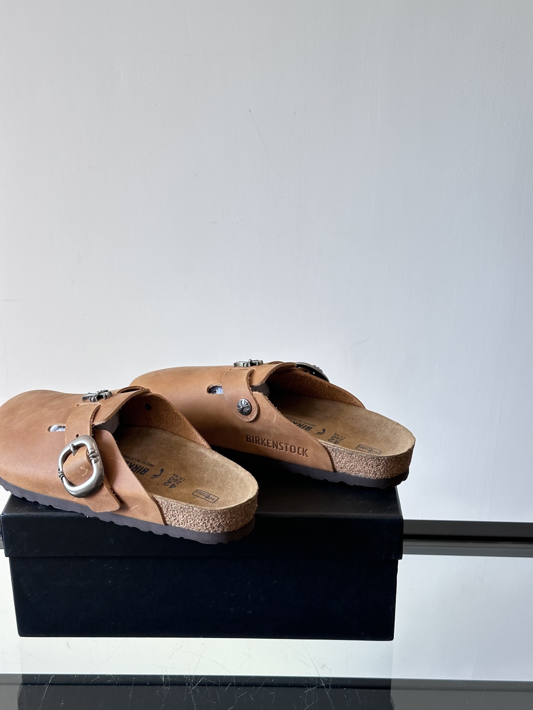 ChromeHearts ✖️Birkenstock联名勃肯鞋🔗🔗进口牛皮搭配克罗心的五金。质感拉满还不