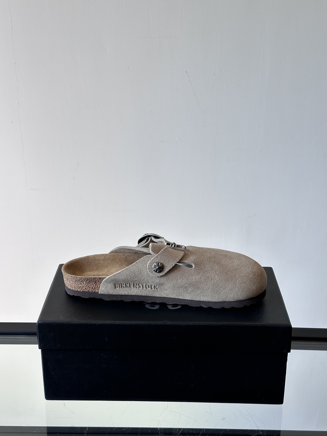 ChromeHearts ✖️Birkenstock联名勃肯鞋🔗🔗进口反绒牛皮搭配克罗心的五金。质感拉满