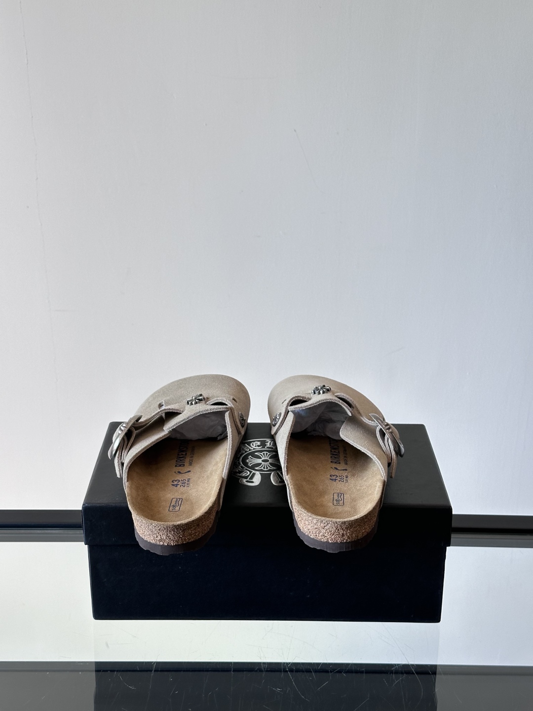 ChromeHearts ✖️Birkenstock联名勃肯鞋🔗🔗进口反绒牛皮搭配克罗心的五金。质感拉满