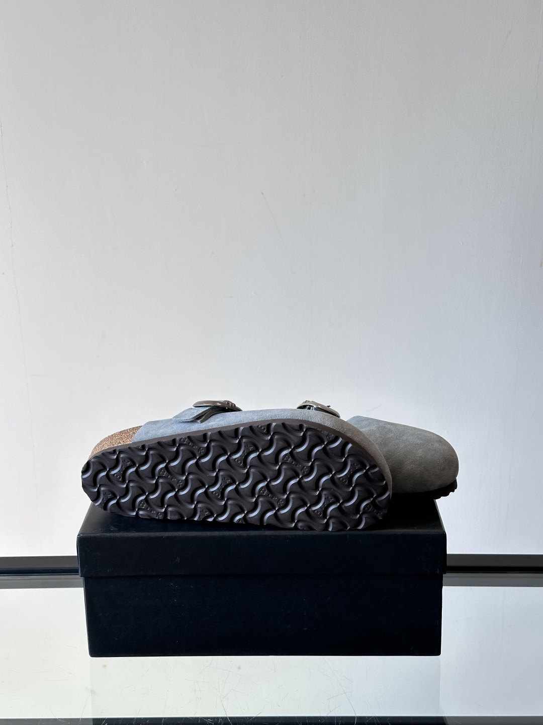 ChromeHearts ✖️Birkenstock联名勃肯鞋🔗🔗进口反绒牛皮搭配克罗心的五金。质感拉满