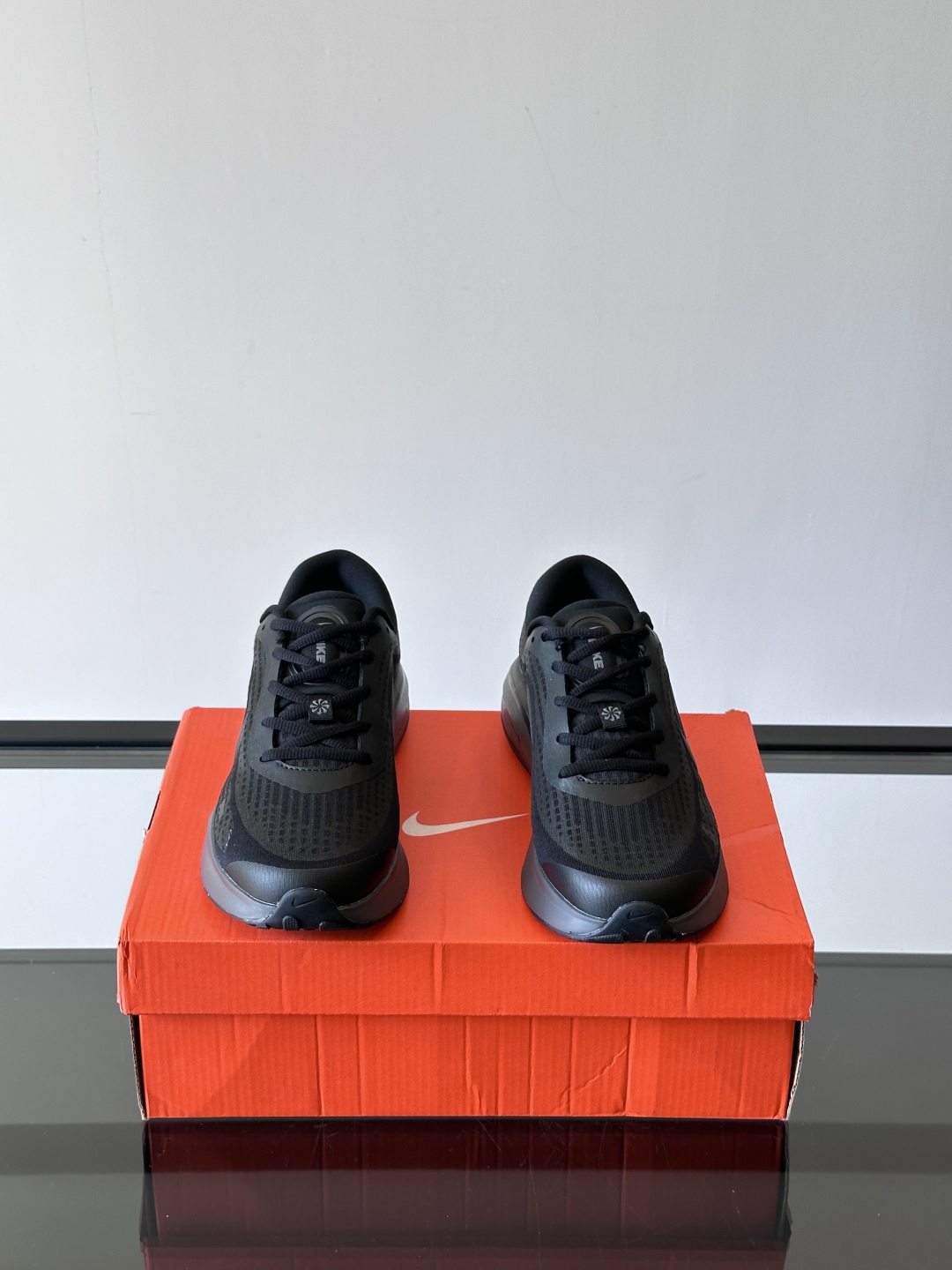 Nike Journey Run舒适防滑 低帮跑步鞋👟🤍💚彩色搭配给人春天里的,自然清新气息;鞋面网纱材