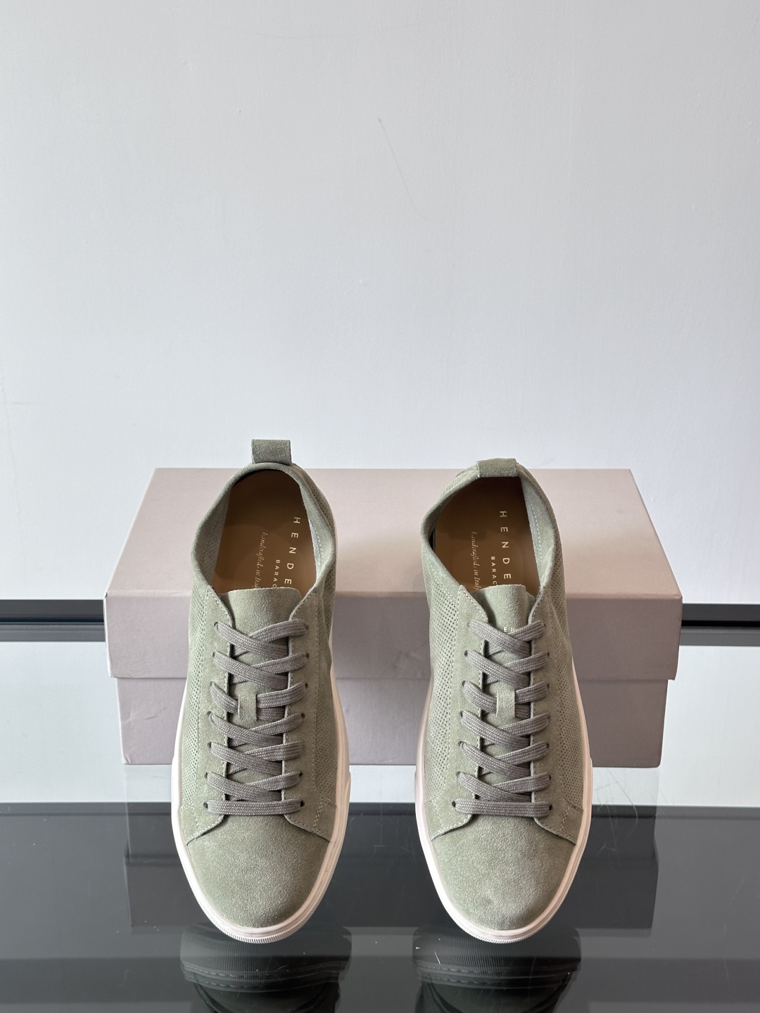 Henderson意大利品牌休闲运动鞋👟，Henderson的鞋履不仅舒适，还超级百搭。无论是职场、约会